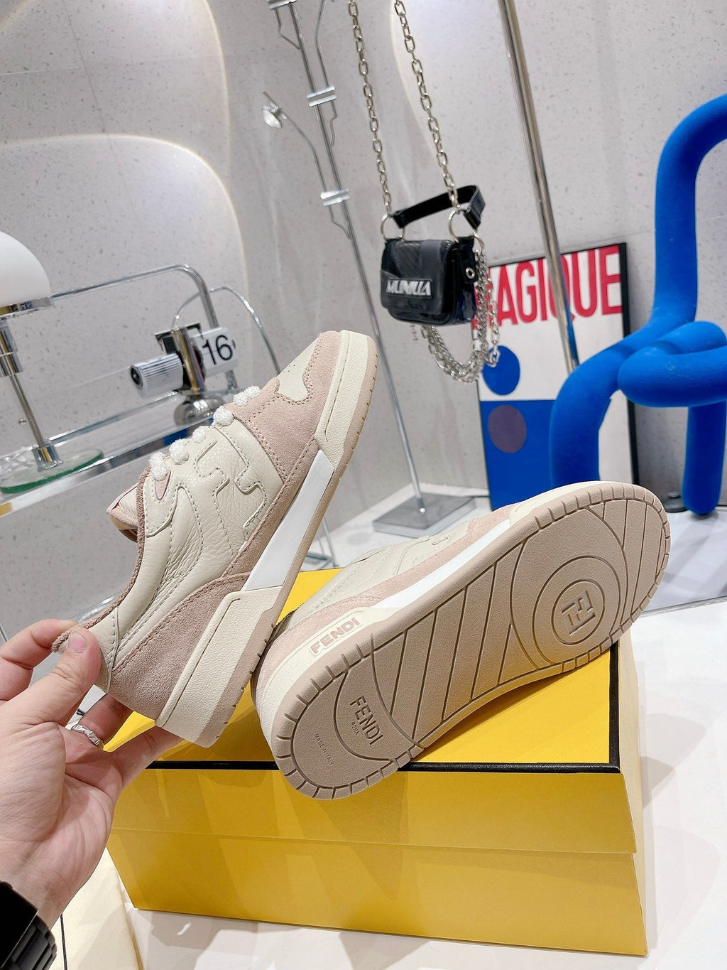 FENDI CASUAL SNEAKER IN WHITE CALFSKIN AND LIGHT PINK SUEDE