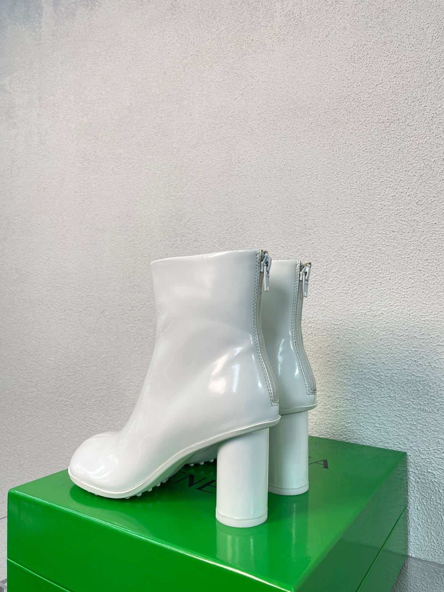 BOTTEGA VENETA ATOMIC ANKLE BOOT IN WHITE CALFSKIN 75 MM