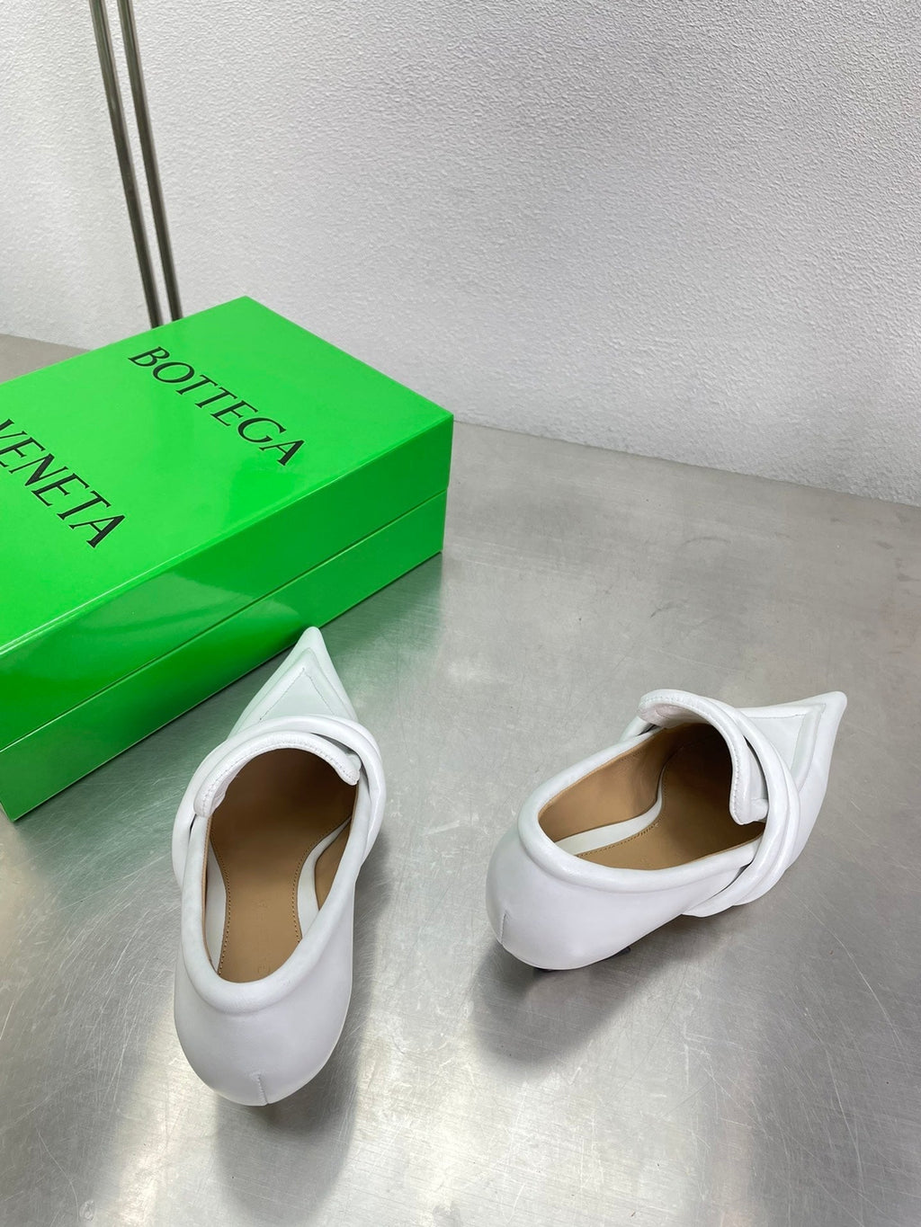 BOTTEGA VENETA HIGH PUMP 35 MM IN WHITE CALFSKIN