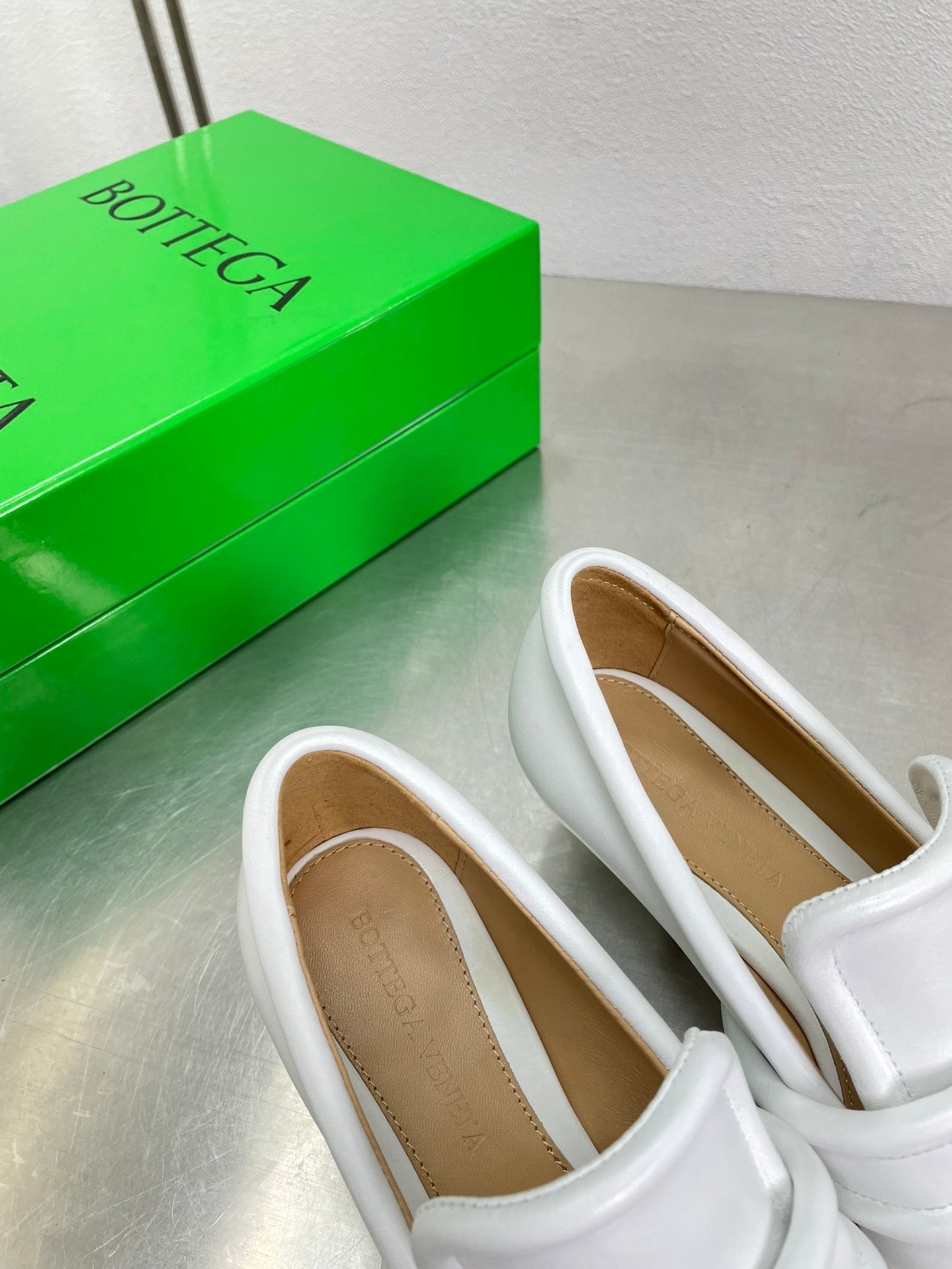 BOTTEGA VENETA HIGH PUMP 35 MM IN WHITE CALFSKIN
