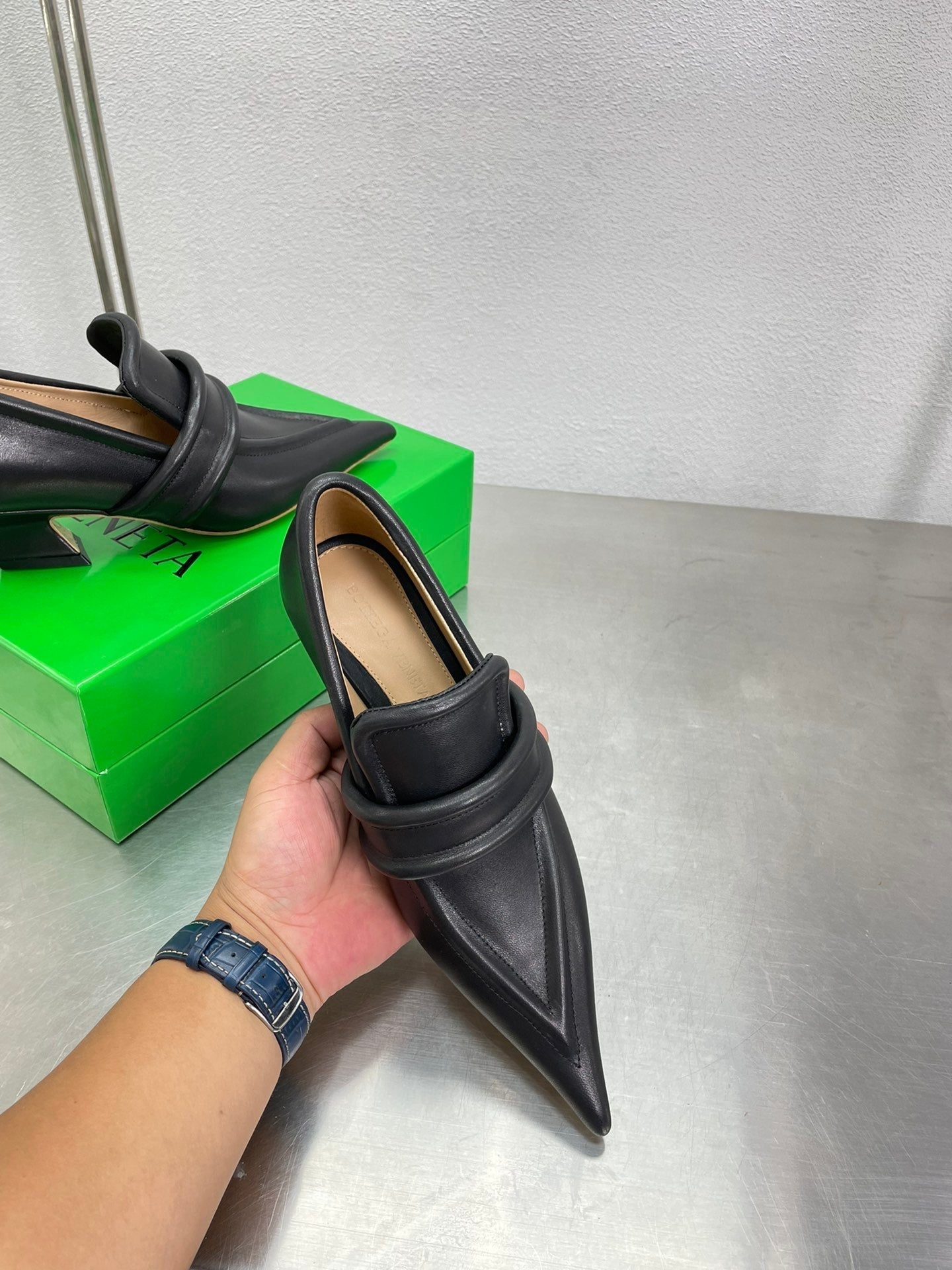 BOTTEGA VENETA HIGH PUMP 35 MM IN BLACK CALFSKIN