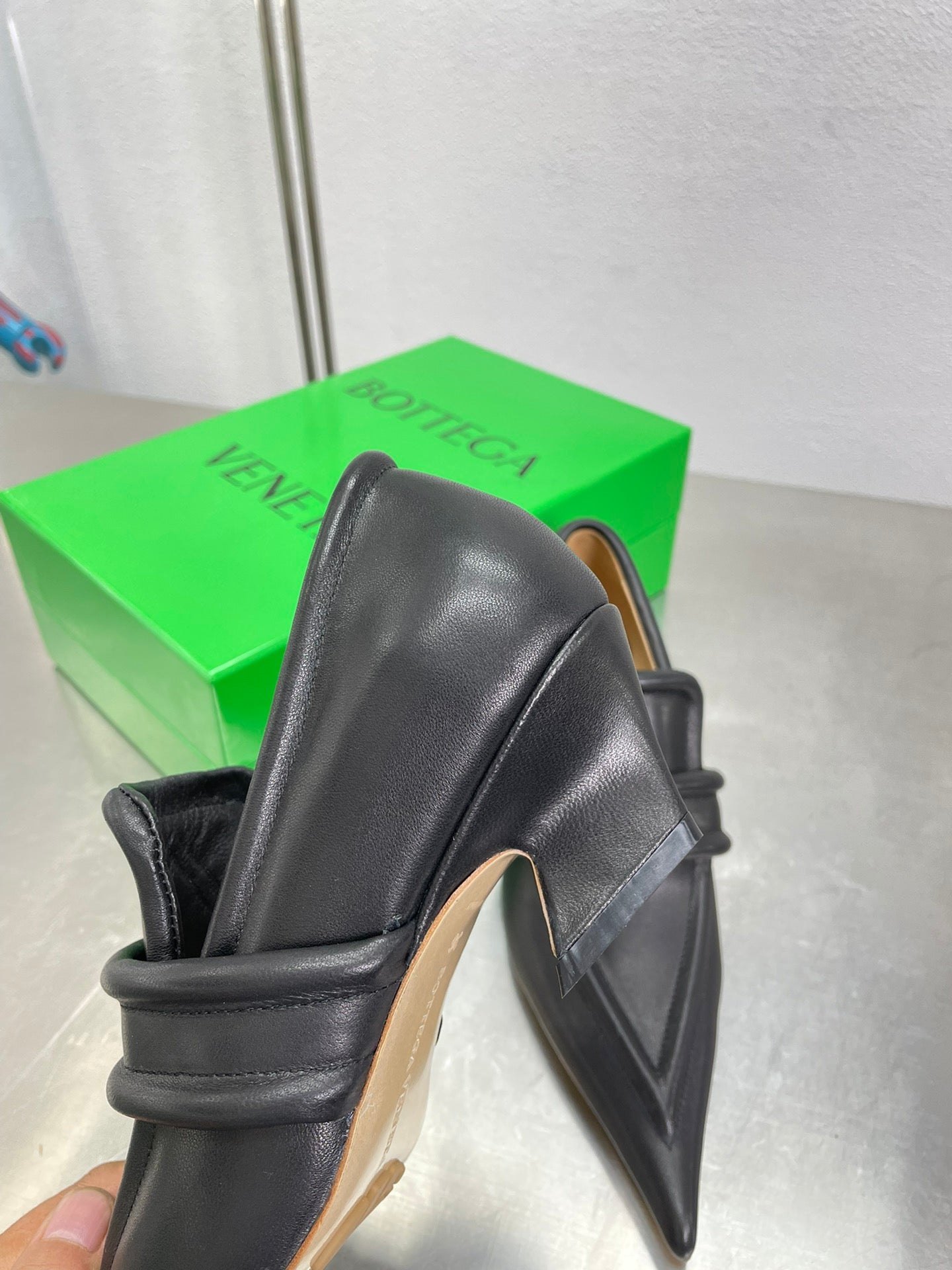 BOTTEGA VENETA HIGH PUMP 35 MM IN BLACK CALFSKIN