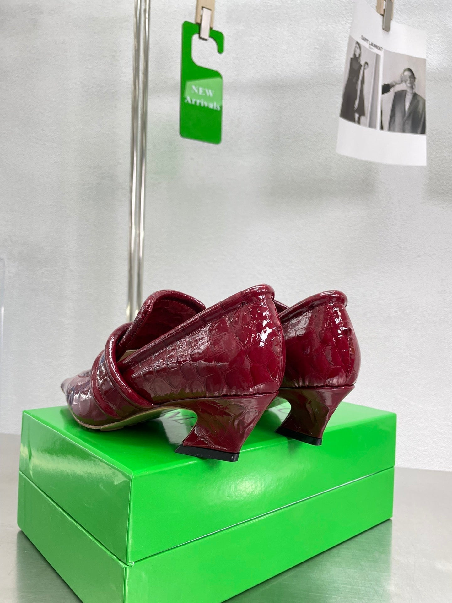 BOTTEGA VENETA HIGH PUMP 35 MM IN SCARLET RED PATENT CALFSKIN