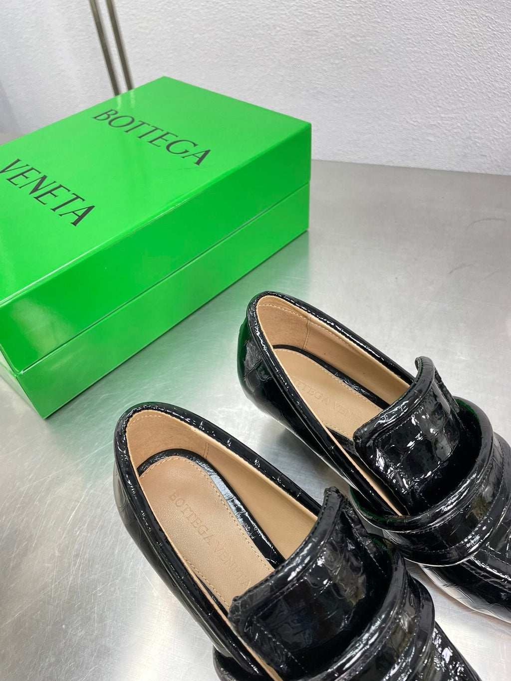 BOTTEGA VENETA HIGH PUMP 35 MM IN BLACK PATENT CALFSKIN