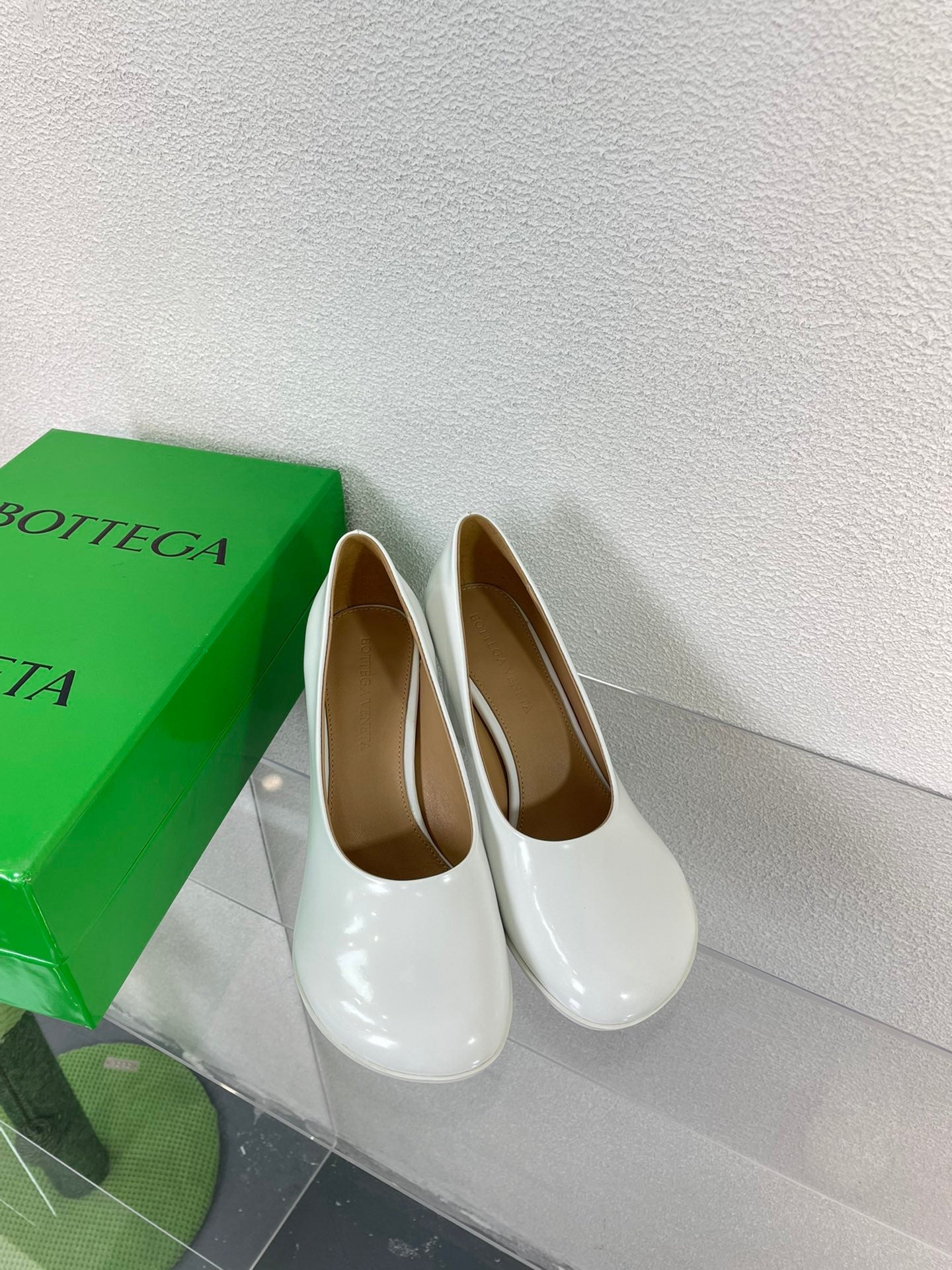 BOTTEGA VENETA ATOMIC HIGH PUMP 9 CM IN WHITE CALFSKIN
