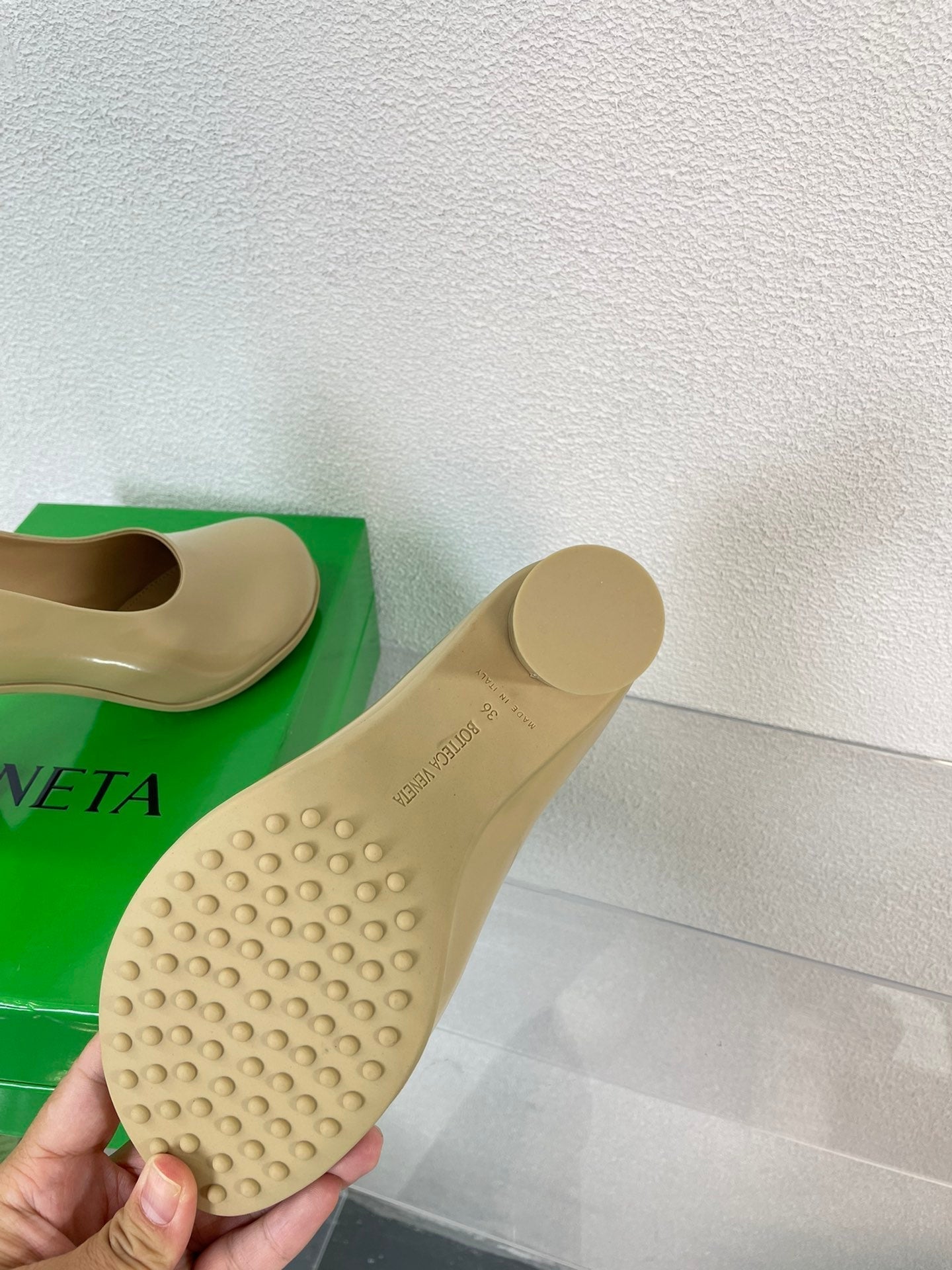 BOTTEGA VENETA ATOMIC HIGH PUMP 9 CM IN BISQUE BEIGE CALFSKIN