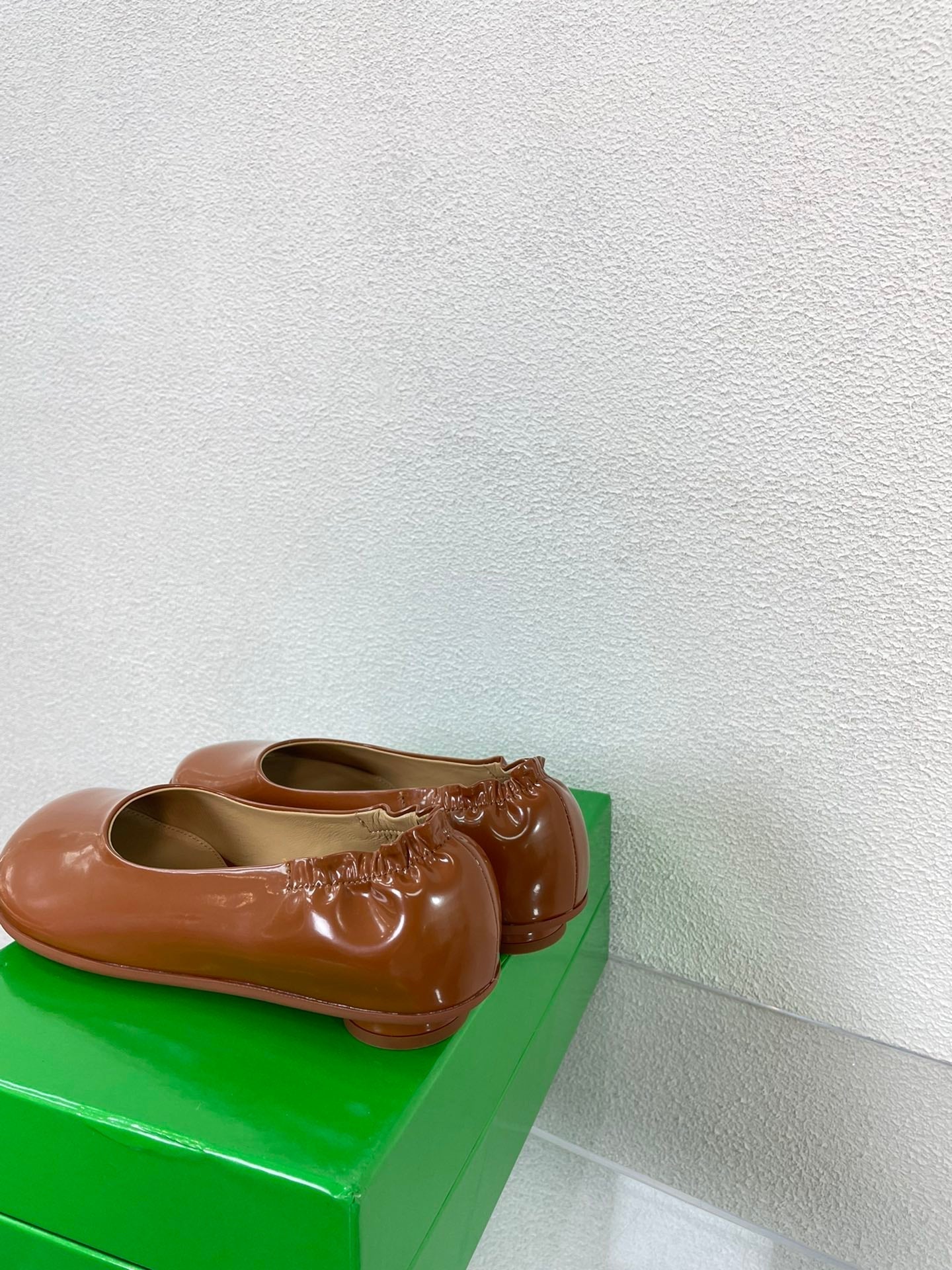 BOTTEGA VENETA ATOMIC BALLERINA FLAT IN BRONZE BROWN CALFSKIN