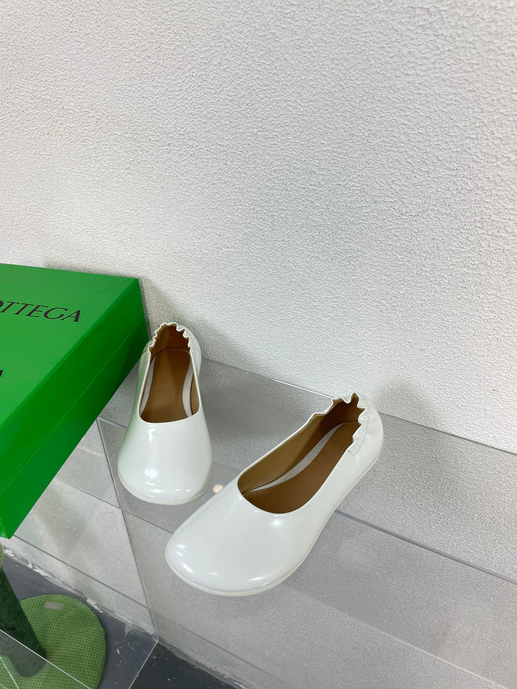 BOTTEGA VENETA ATOMIC BALLERINA FLAT IN WHITE CALFSKIN