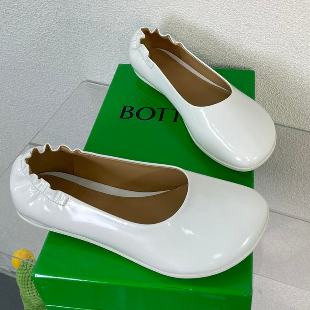 BOTTEGA VENETA ATOMIC BALLERINA FLAT IN WHITE CALFSKIN