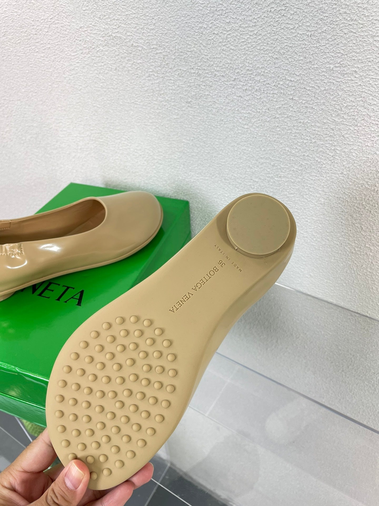 BOTTEGA VENETA ATOMIC BALLERINA FLAT IN BISQUE BEIGE CALFSKIN