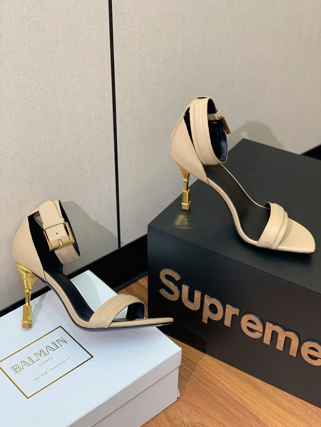 BALMAIN 25S SQUARE STRAP HIGH HEELS 100MM IN BEIGE GRAY CALFSKIN