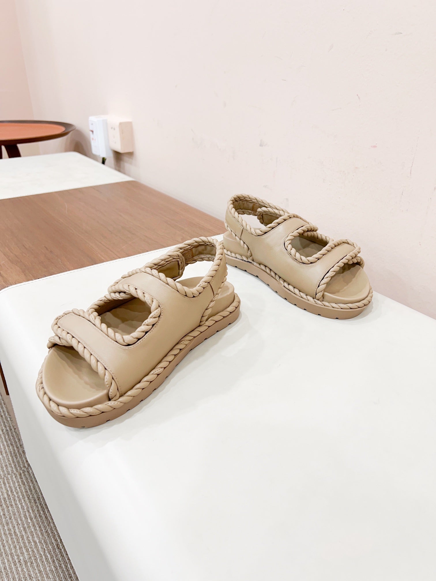 BOTTEGA VENETA REFINED DAD SANDAL IN TUSCAN BEIGE LAMBSKIN