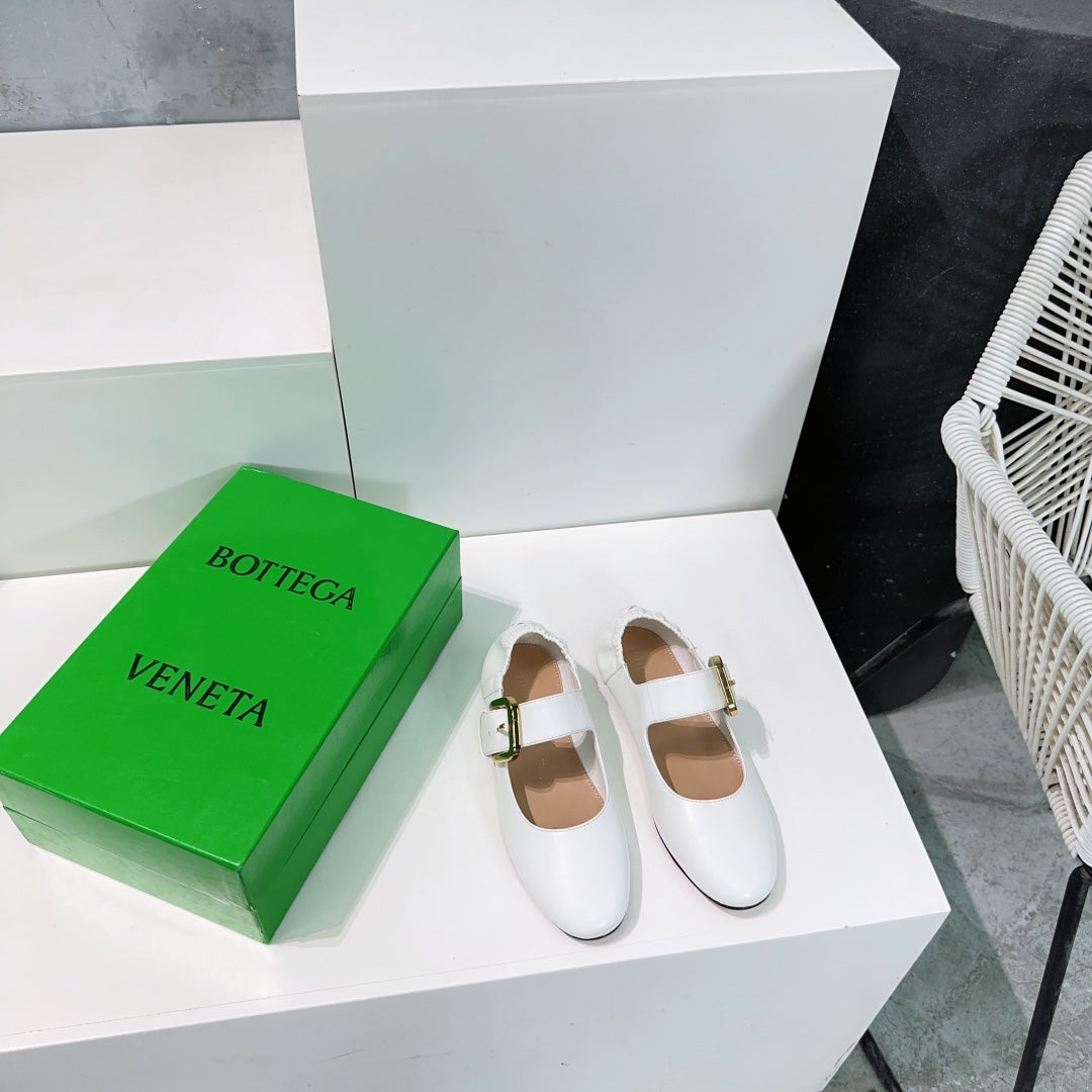 BOTTEGA VENETA ASTAIRE MARY-JANE BALLERINA IN WHITE CALFSKIN