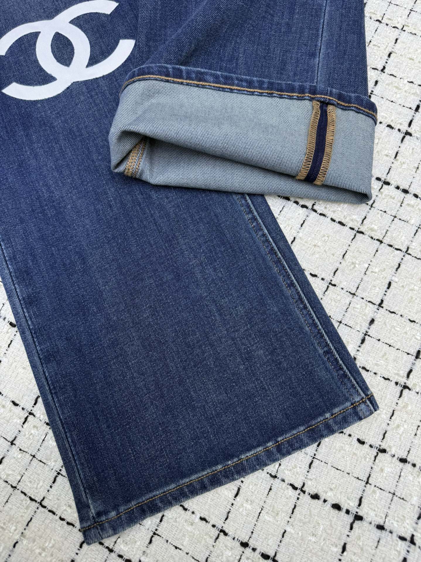 CHANEL 26S STRAIGHT-LEG JEANS 760