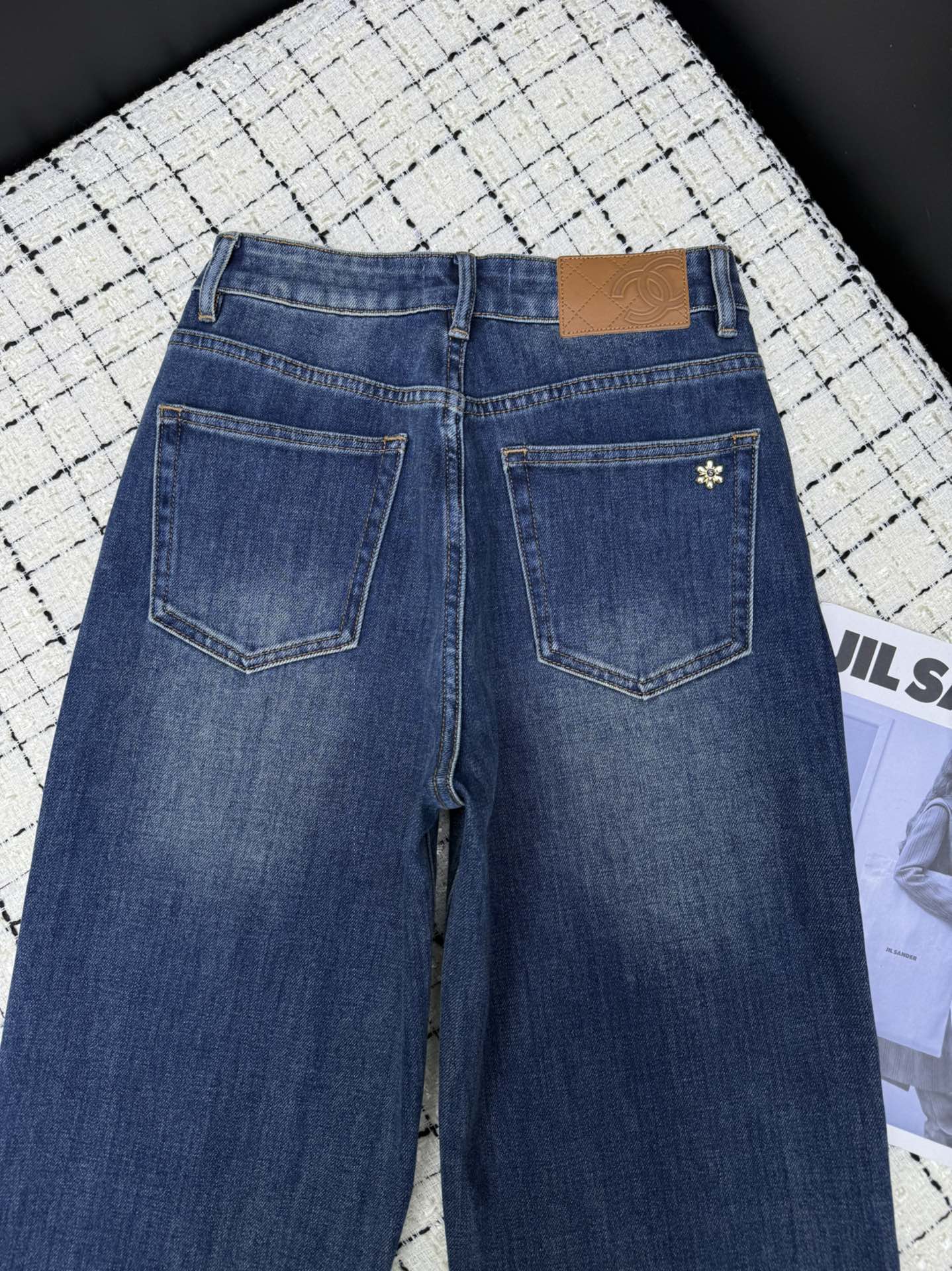 CHANEL 26S STRAIGHT-LEG JEANS 760