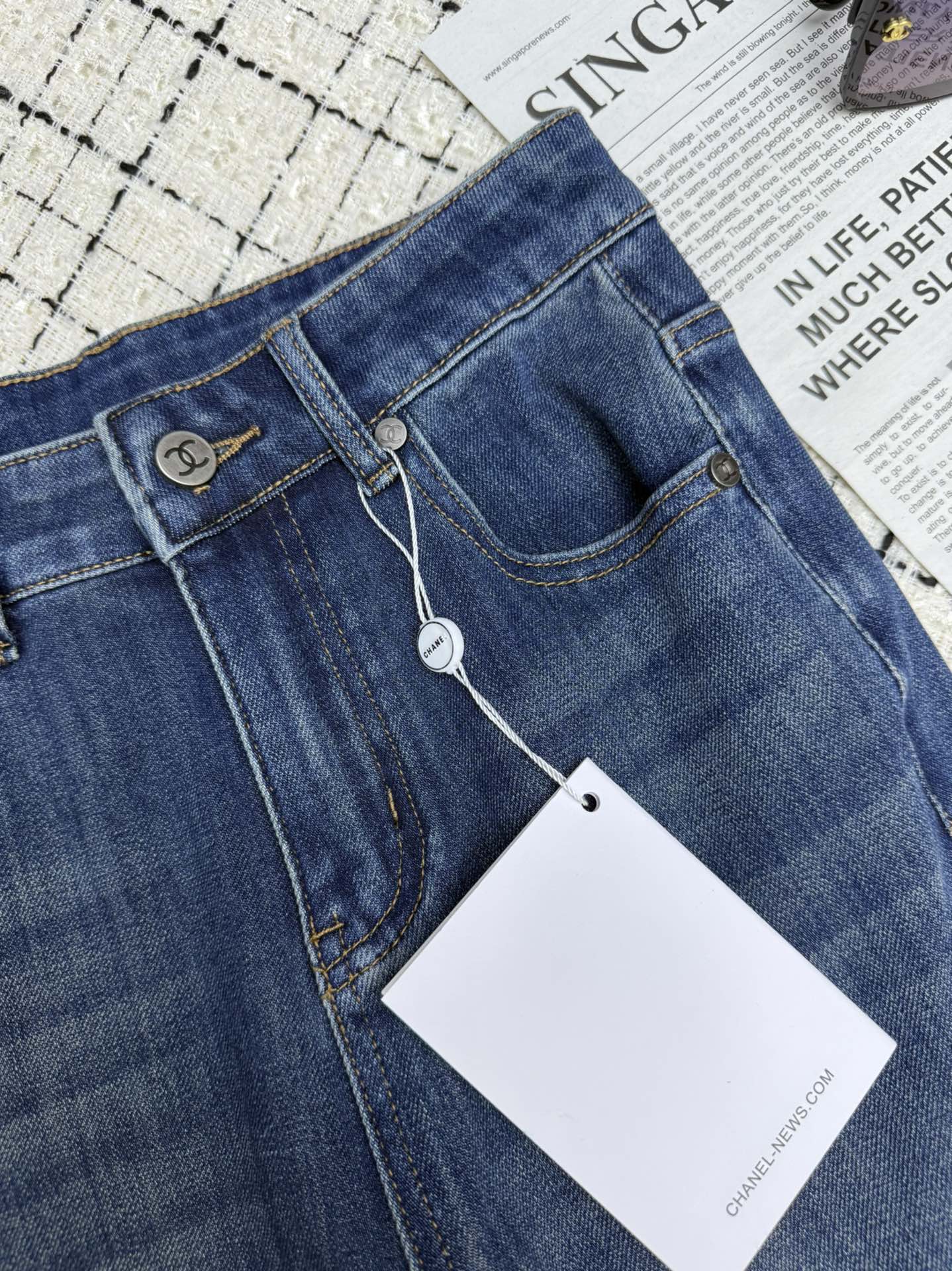 CHANEL 26S FLARED JEANS 759