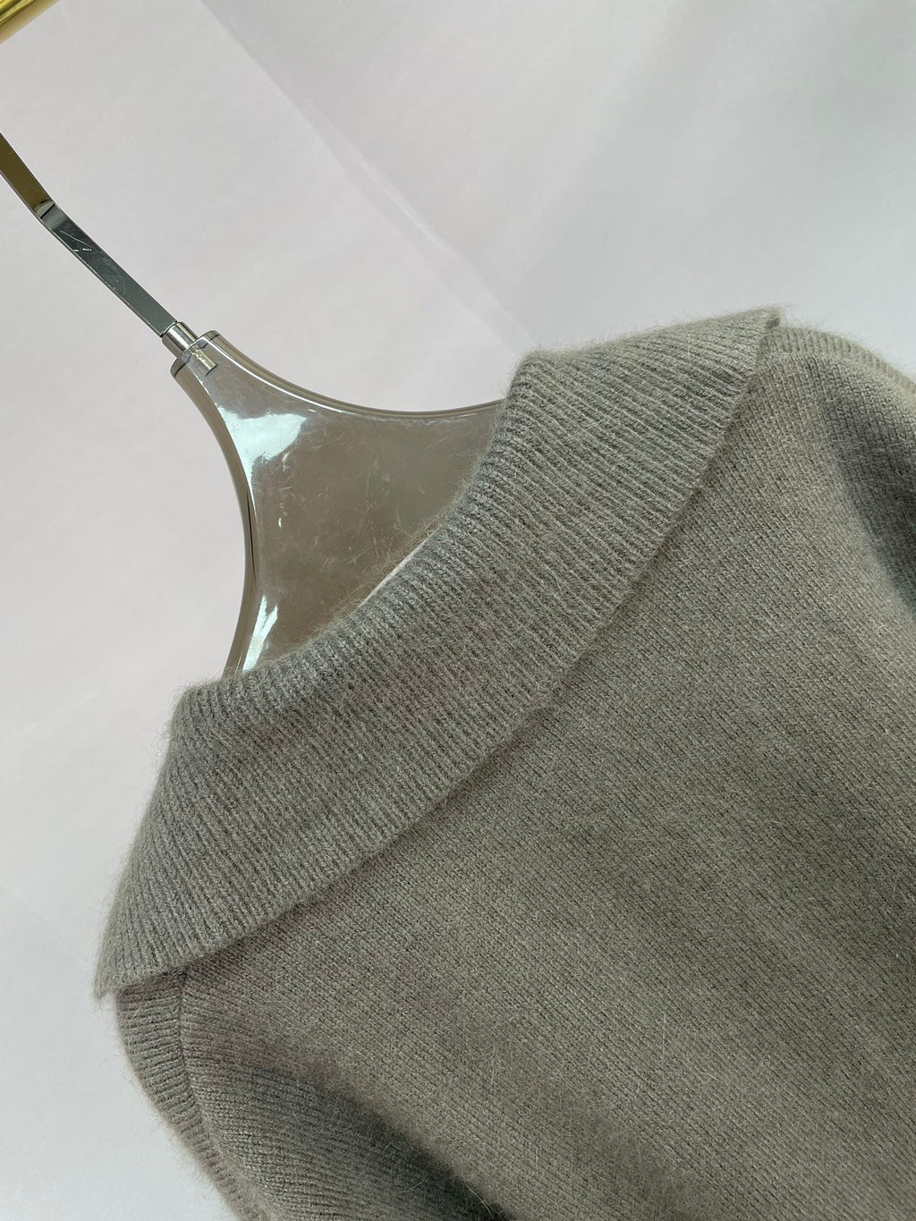 CHANEL 25S COLLARED SWEATER 595
