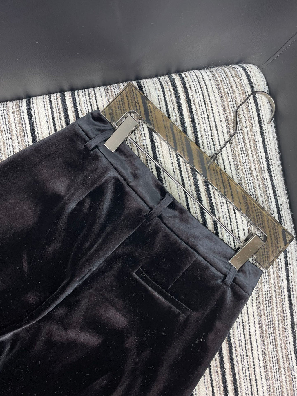 CHANEL 25S STRAIGHT-LEG VELVET PANTS 445