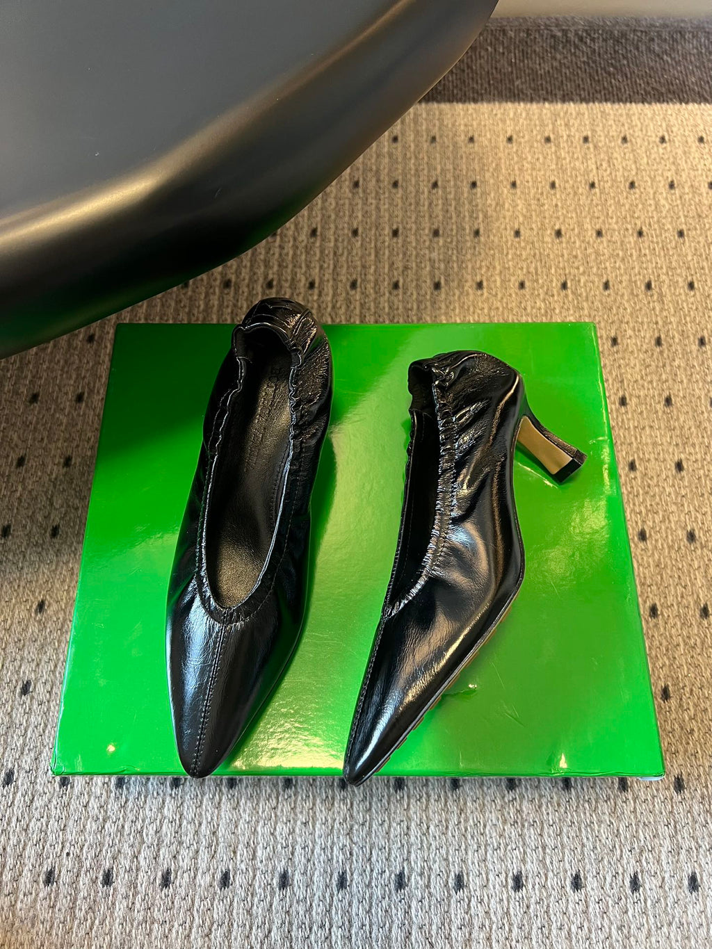BOTTEGA VENETA 26S HIGH HEELS 40 MM IN BLACK CALFSKIN