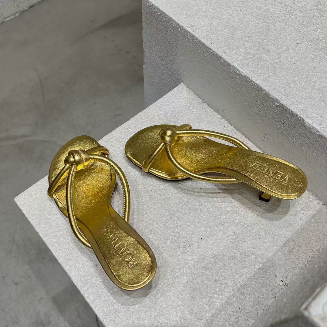 BOTTEGA VENETA HEELED SANDALS METALLIC GOLD LAMBSKIN