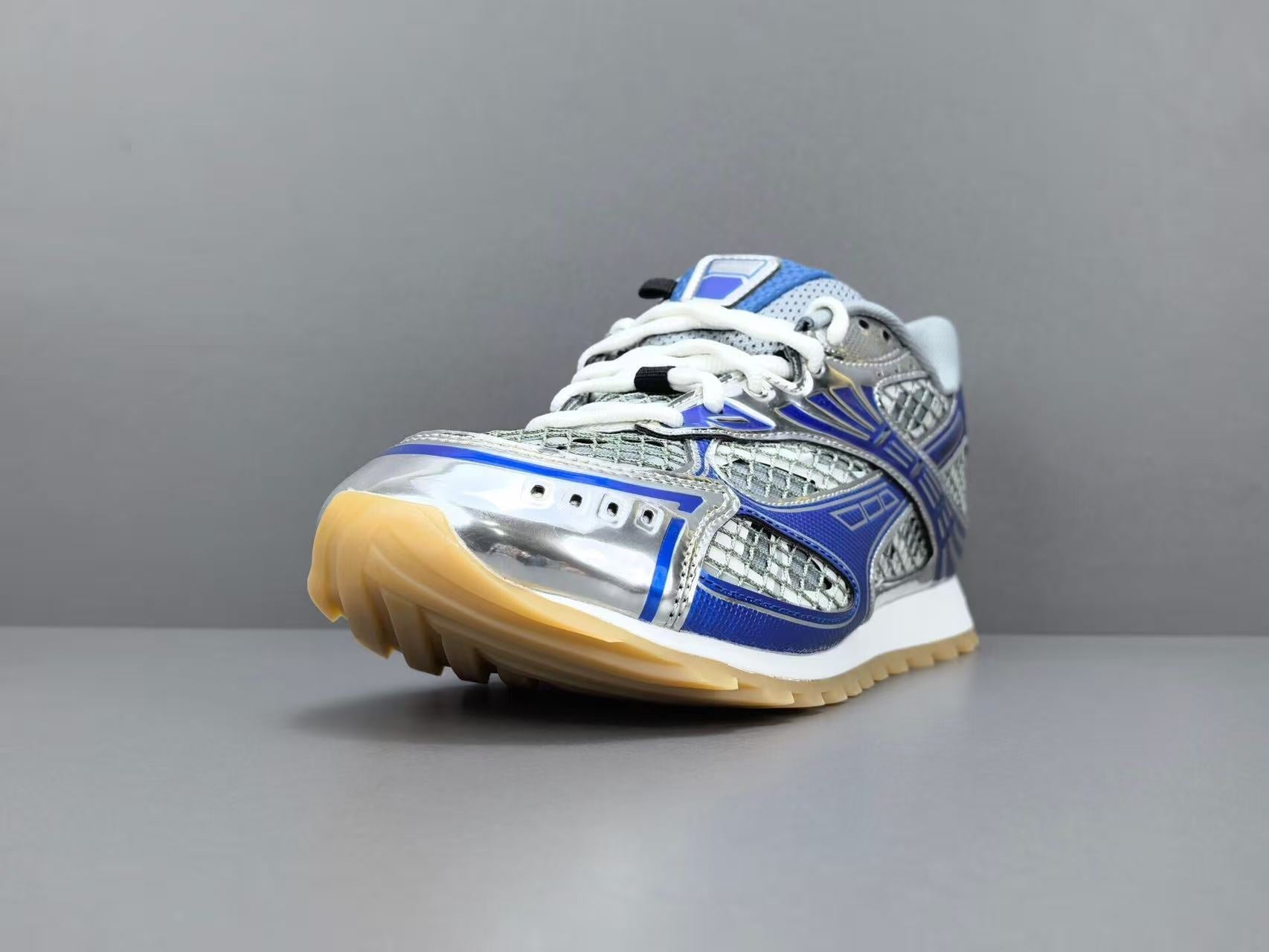 BOTTEGA VENETA SNEAKERS IN SILVER AND BLUE MESH