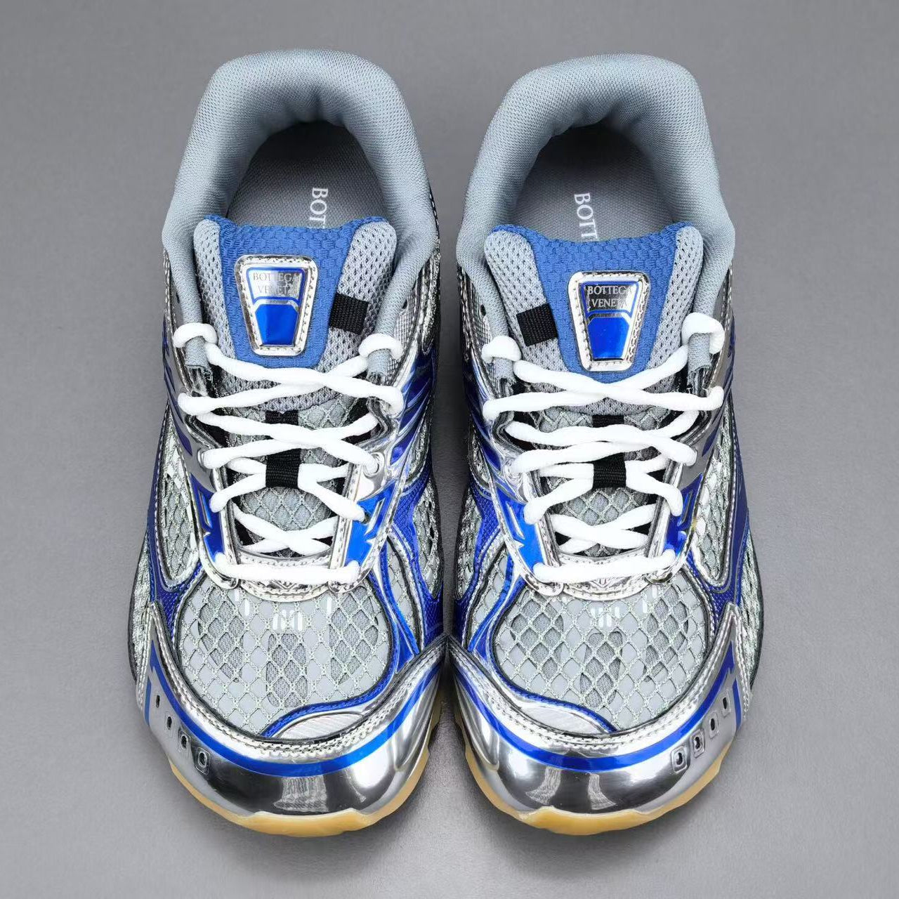BOTTEGA VENETA SNEAKERS IN SILVER AND BLUE MESH