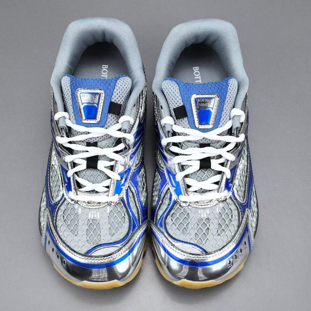 BOTTEGA VENETA SNEAKERS IN SILVER AND BLUE MESH