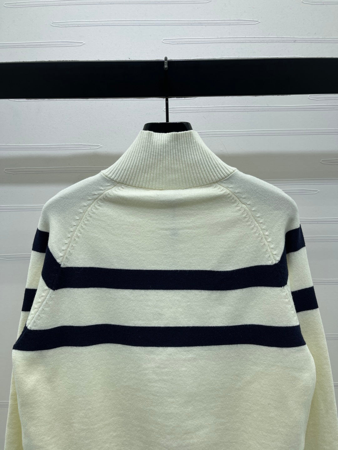 CHANEL 25S STAND-COLLAR CARDIGAN 282