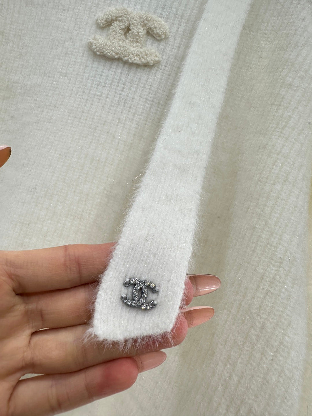 CHANEL 26S CREW NECK PULLOVER SWEATER 732
