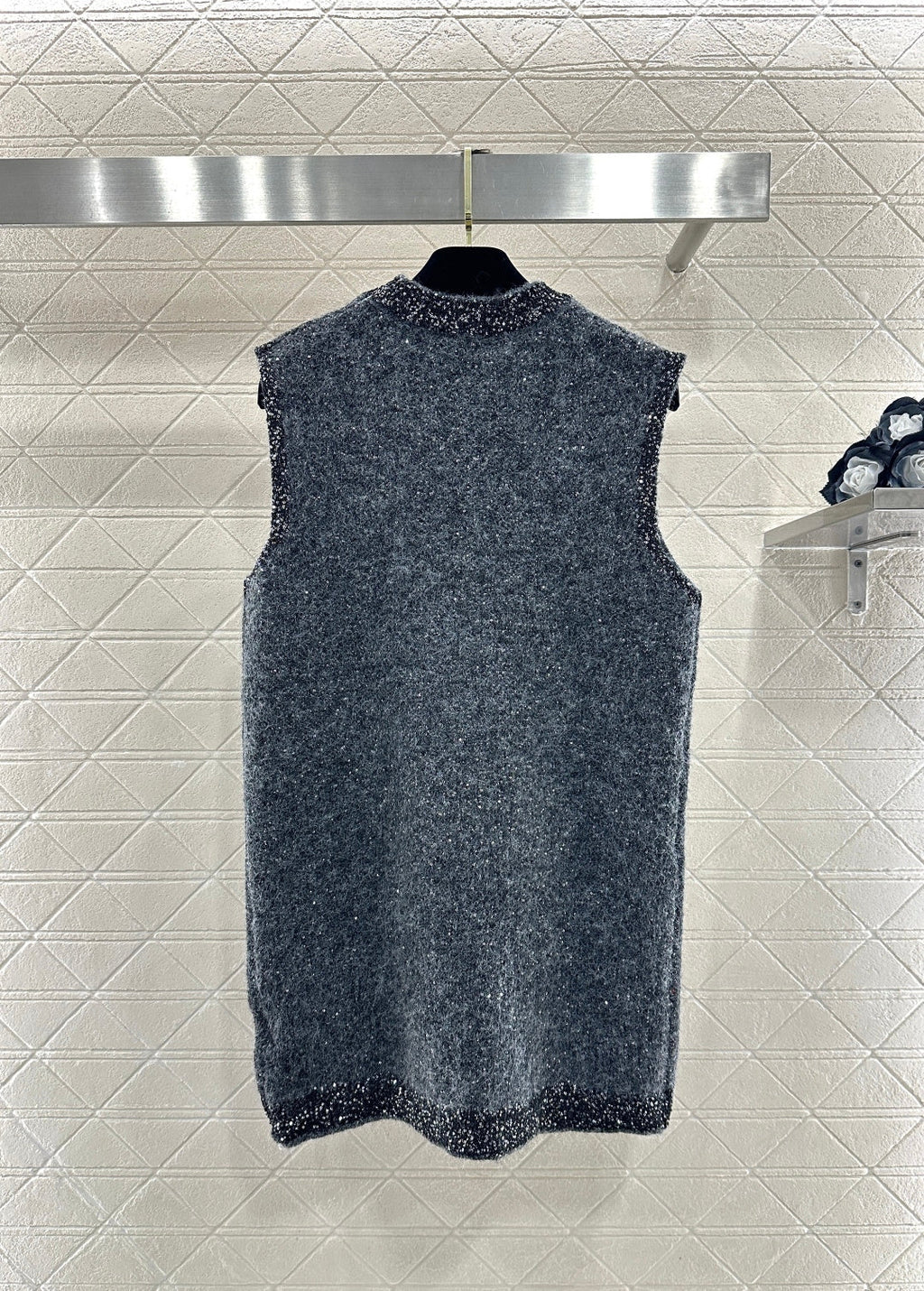 CHANEL 26S SLEEVELESS KNITTED SEQUIN BLAZER 664