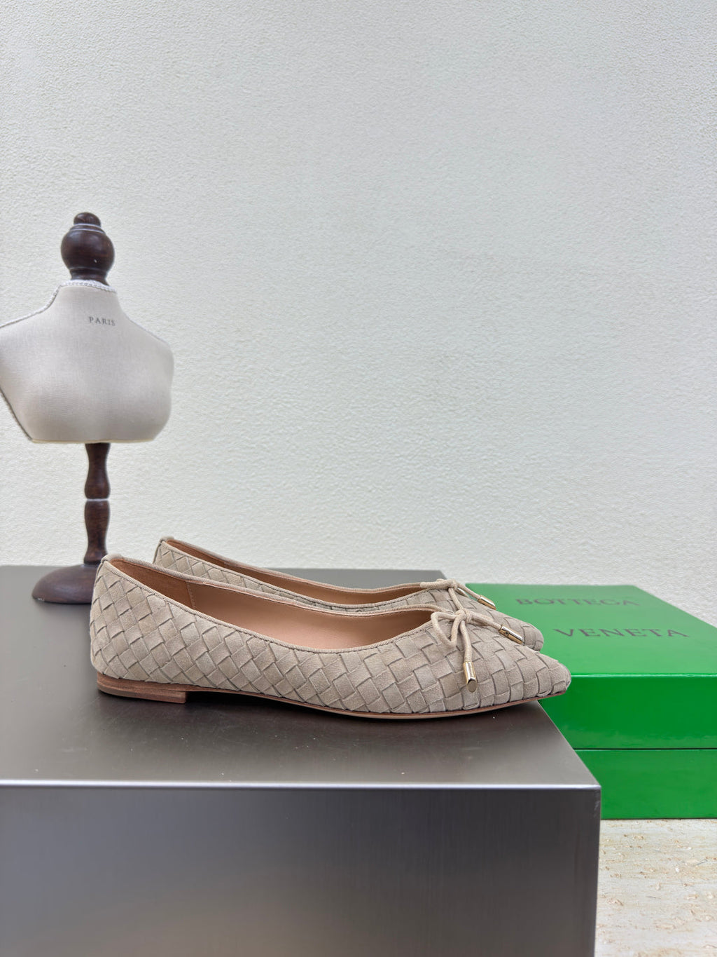 BOTTEGA VENETA BALLET FLAT IN LIGHT BROWN INTRECCIATO SUEDE WITH BOW