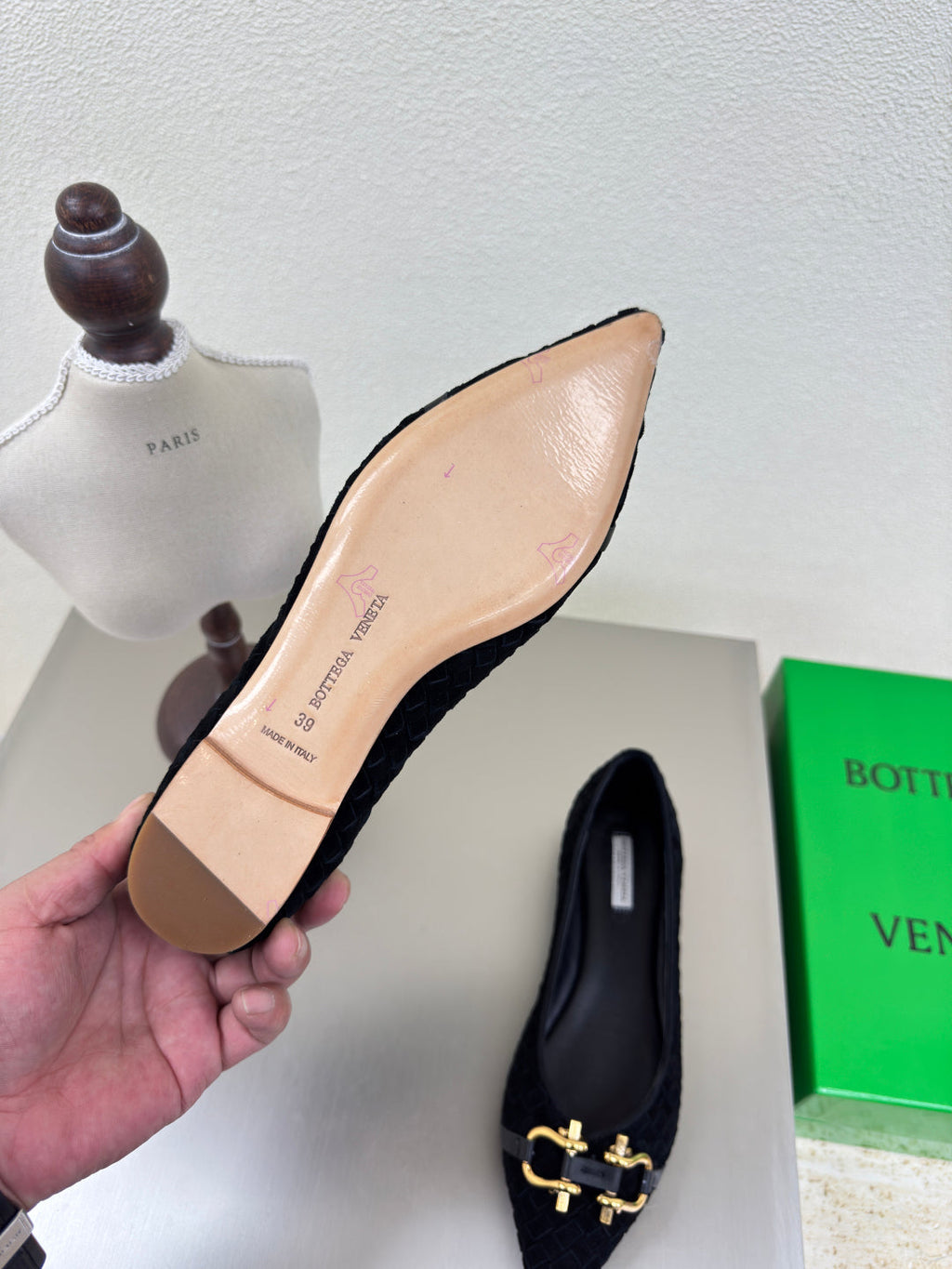 BOTTEGA VENETA BALLET FLAT IN BLACK INTRECCIATO SUEDE