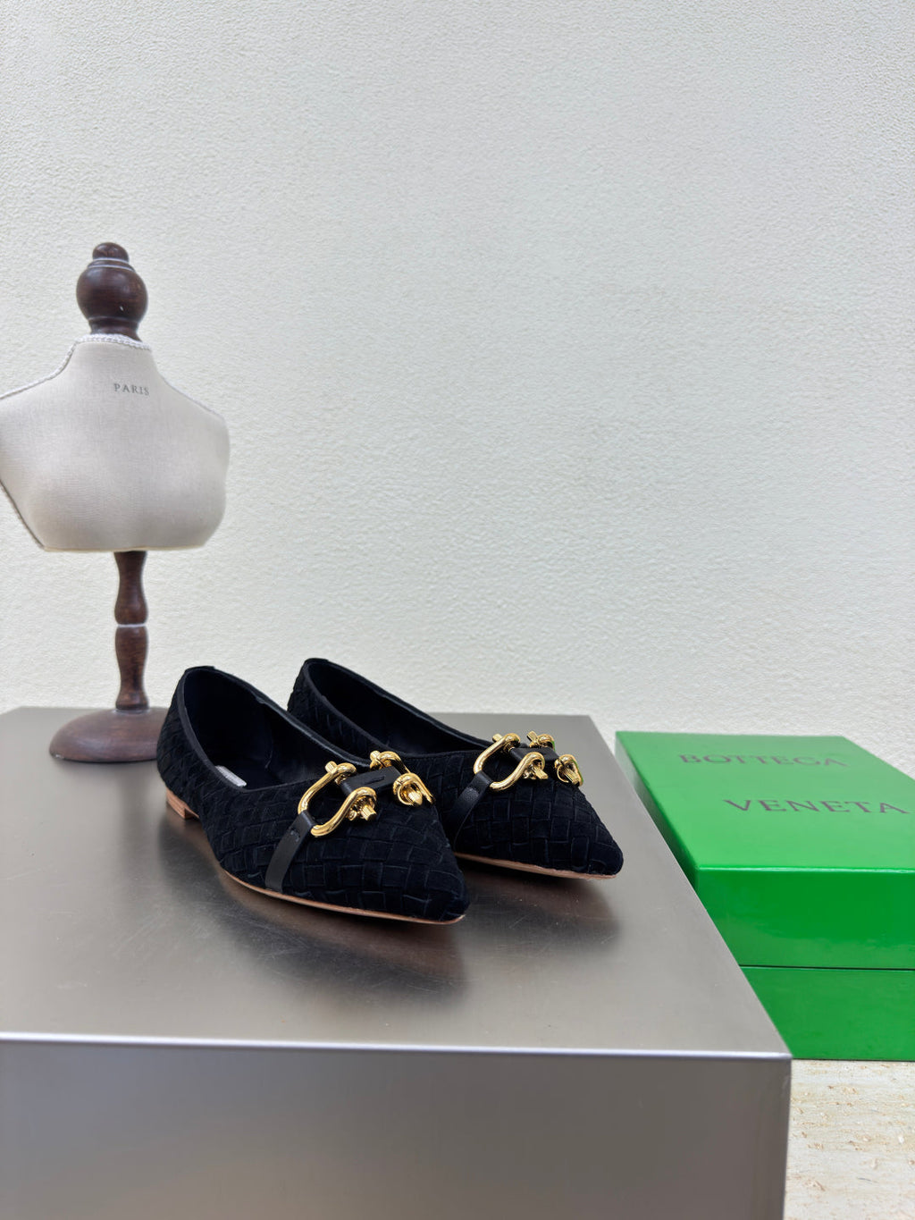 BOTTEGA VENETA BALLET FLAT IN BLACK INTRECCIATO SUEDE