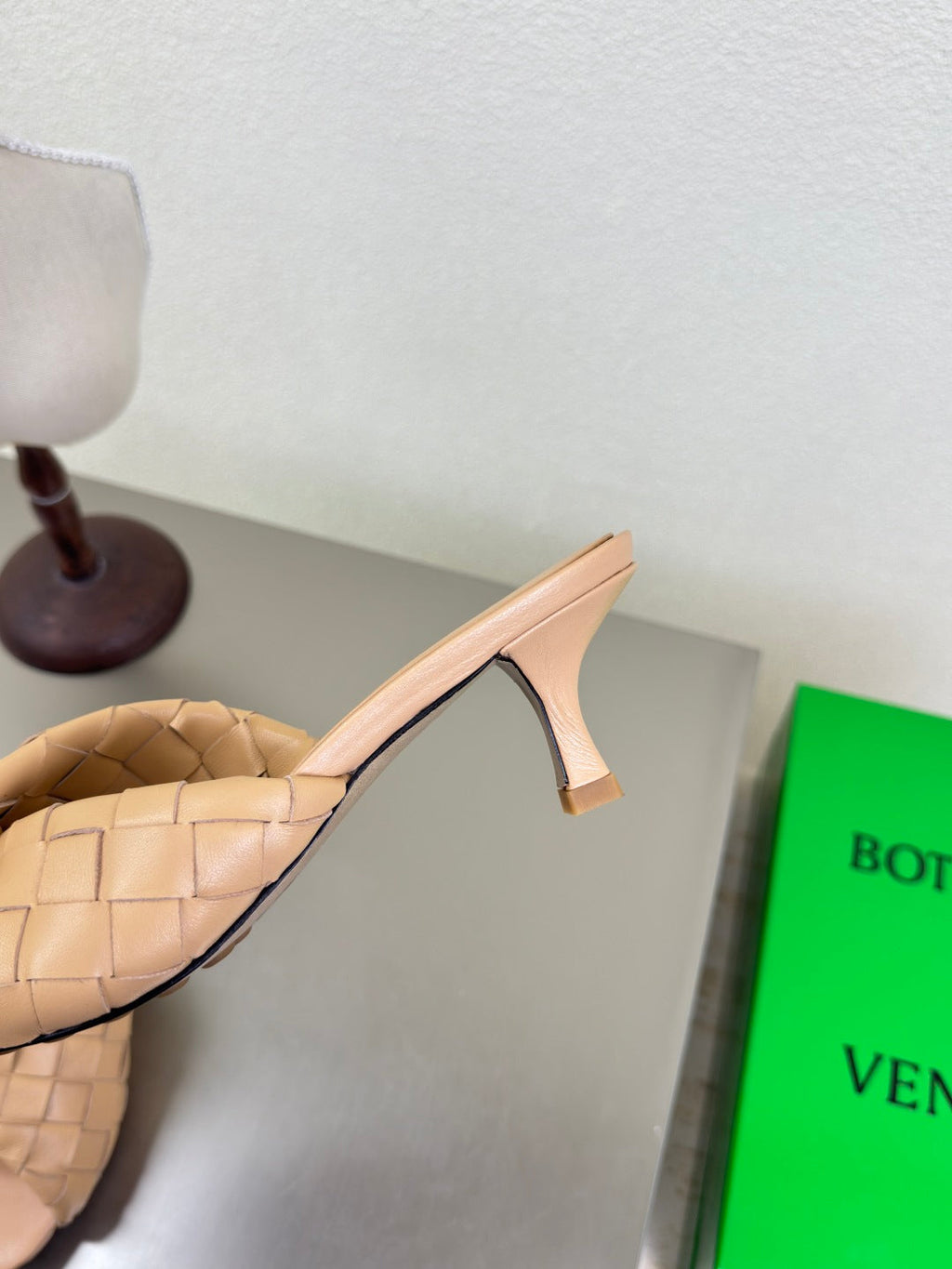 BOTTEGA VENETA BLINK HIGH 5 CM MULE IN BUFF BEIGE INTRECCIATO LEATHER