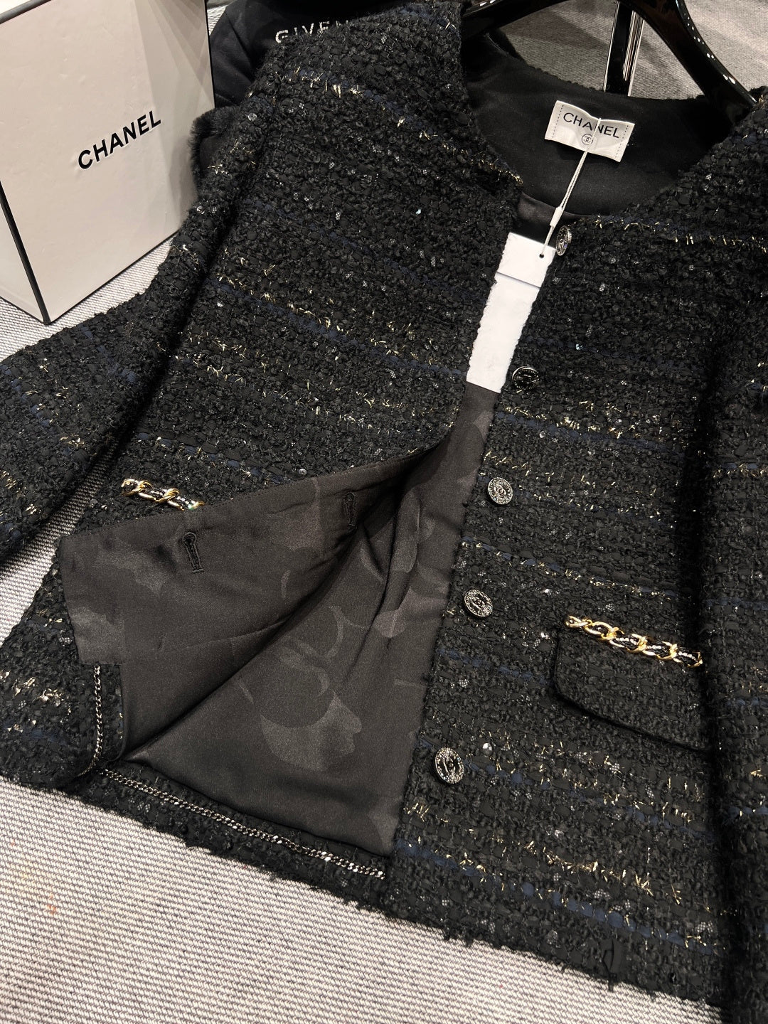 CHANEL 25S JACKET 618