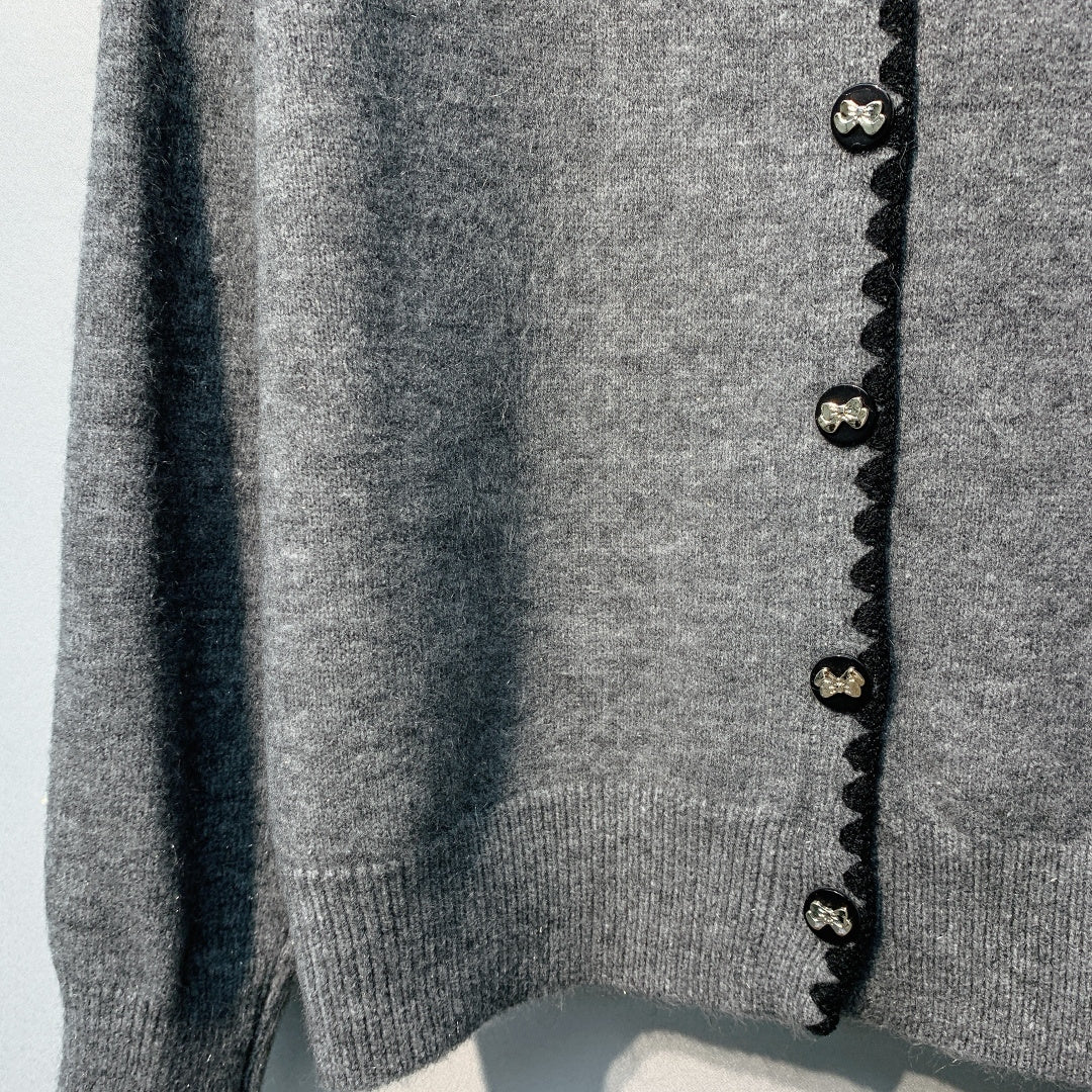 CHANEL 26S CREW NECK CARDIGAN 830