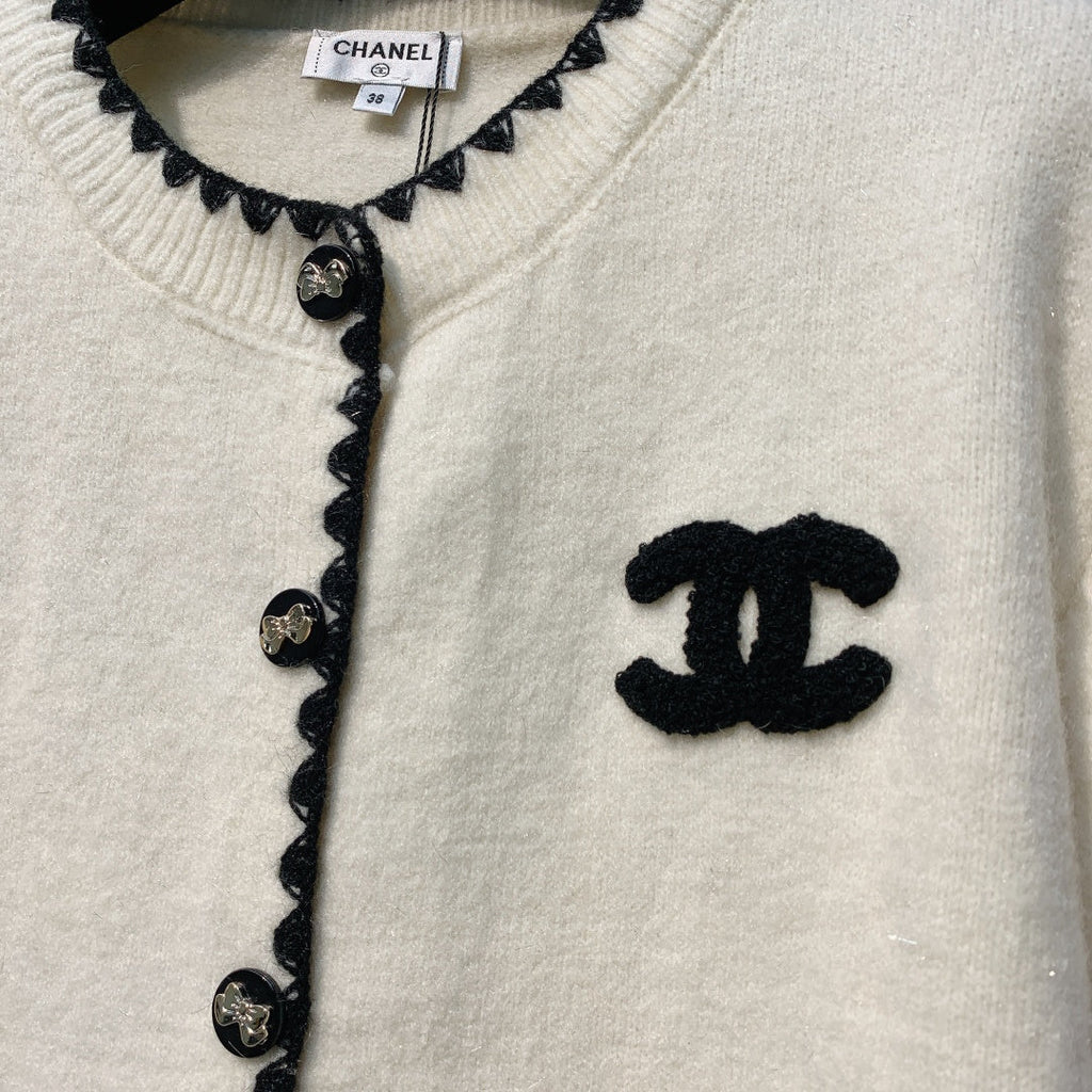 CHANEL 26S CREW NECK CARDIGAN 829