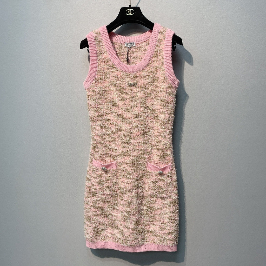 CHANEL 26S SLEEVELESS CREW NECK DRESS 824
