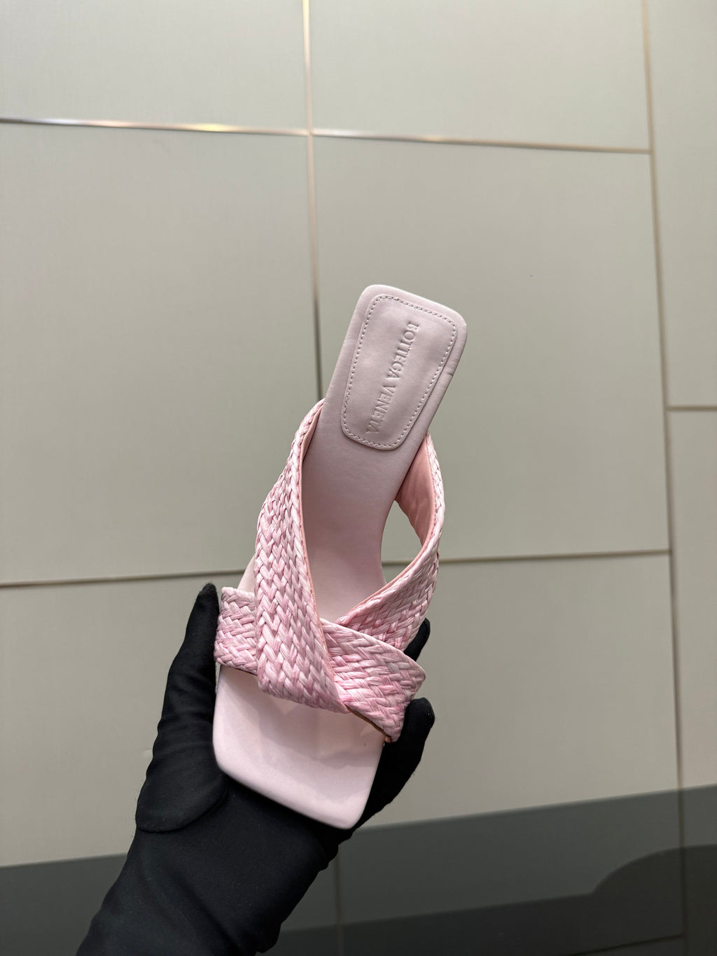 BOTTEGA VENETA 26S HEELED SANDALS 95 MM IN LIGHT PINK CALFSKIN AND RAFFIA