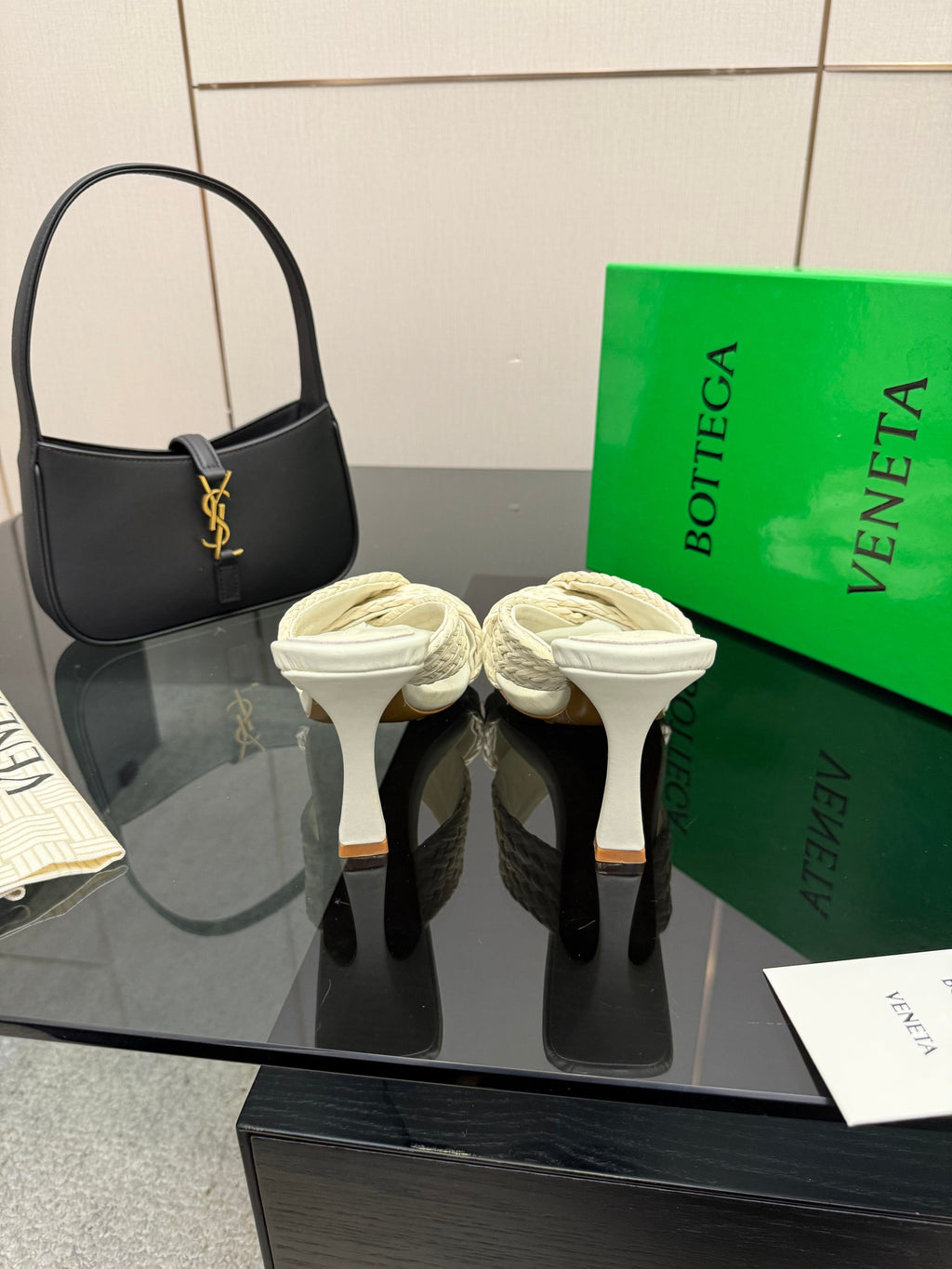 BOTTEGA VENETA 26S HEELED SANDALS 95 MM IN CREAM WHITE CALFSKIN AND RAFFIA