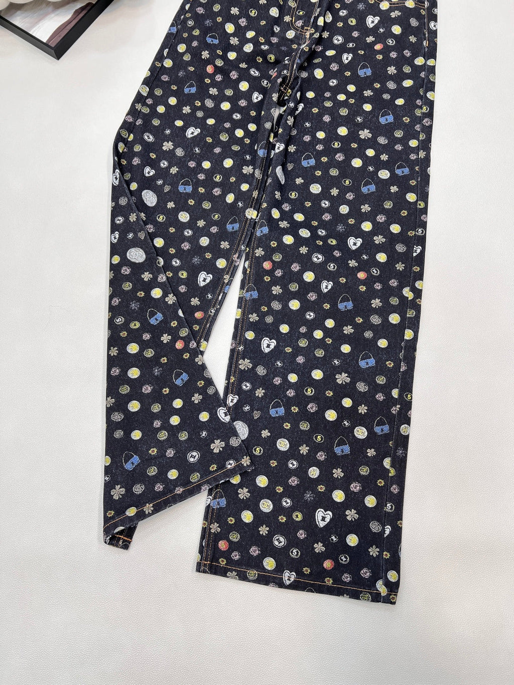 CHANEL 25S DENIM JEANS 597