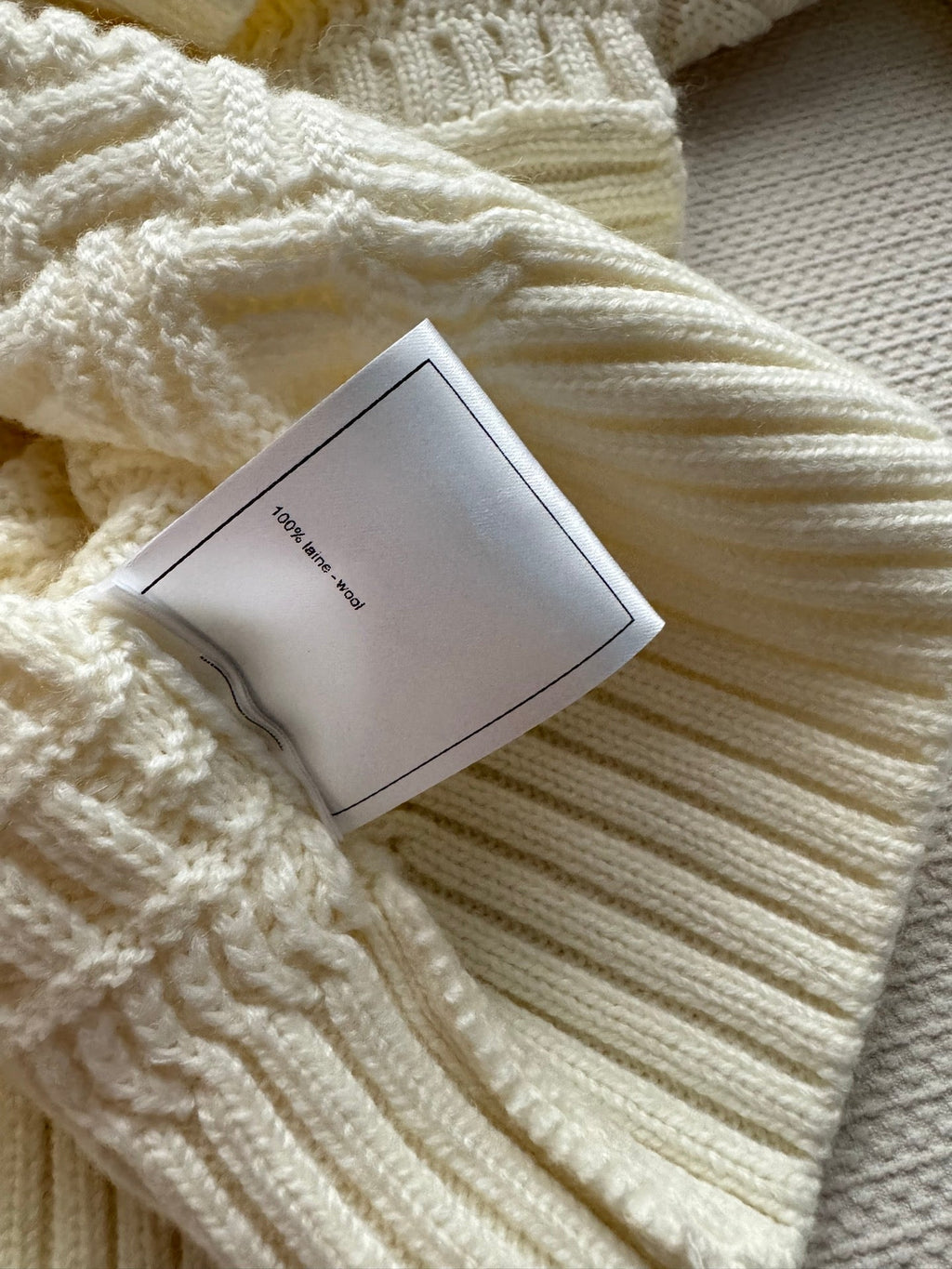 CHANEL 25S KNITTED SWEATER 628