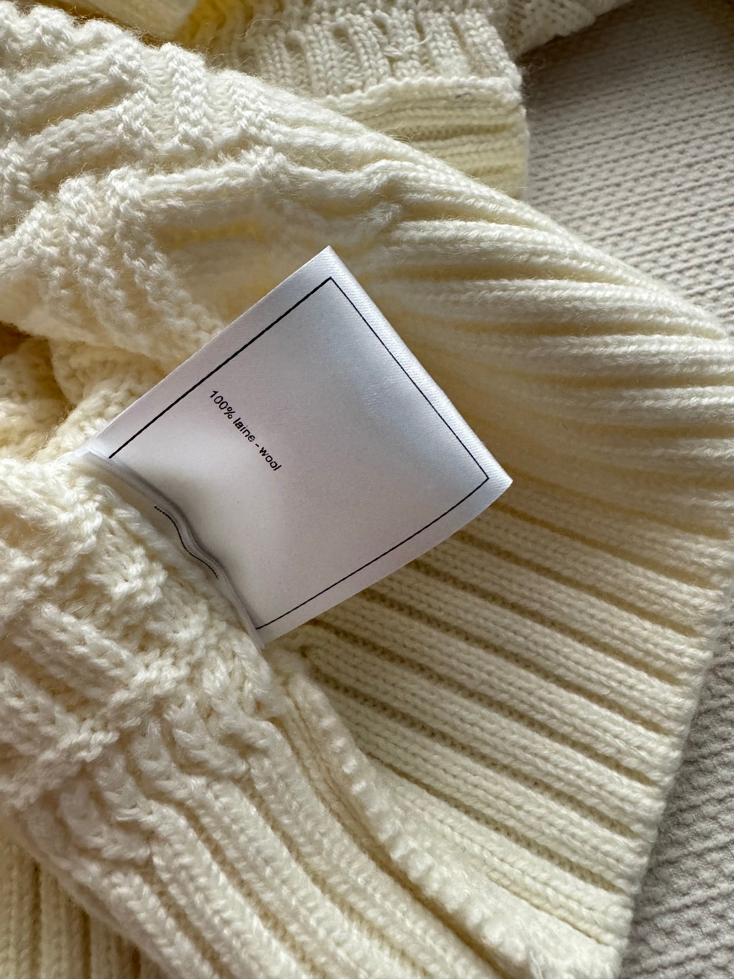 CHANEL 25S KNITTED SWEATER 628