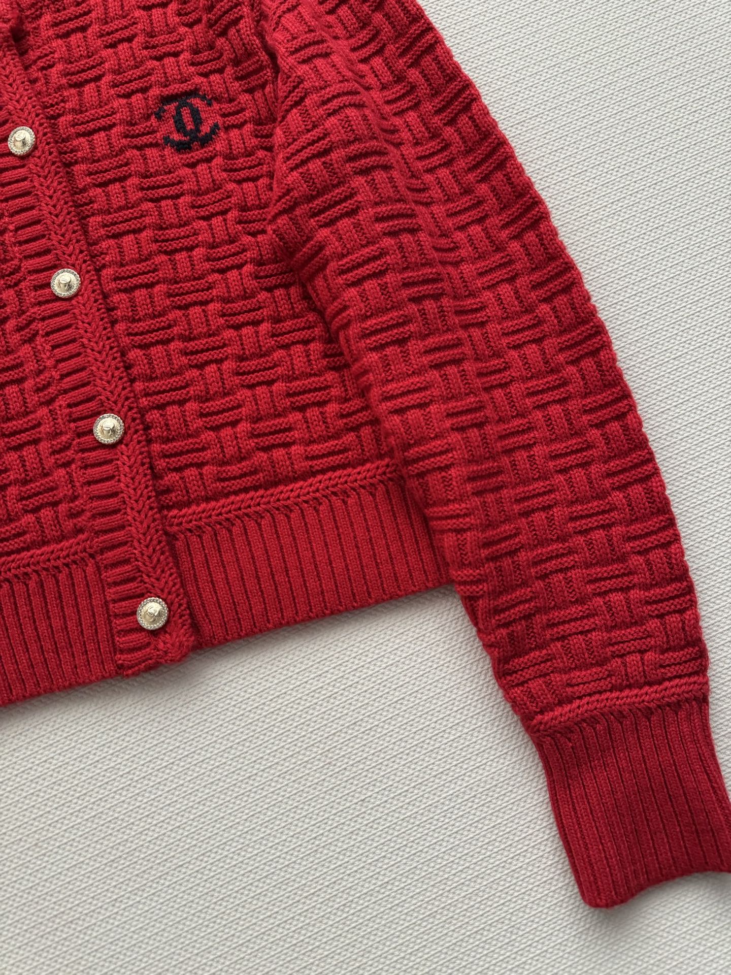 CHANEL 25S KNITTED SWEATER 629