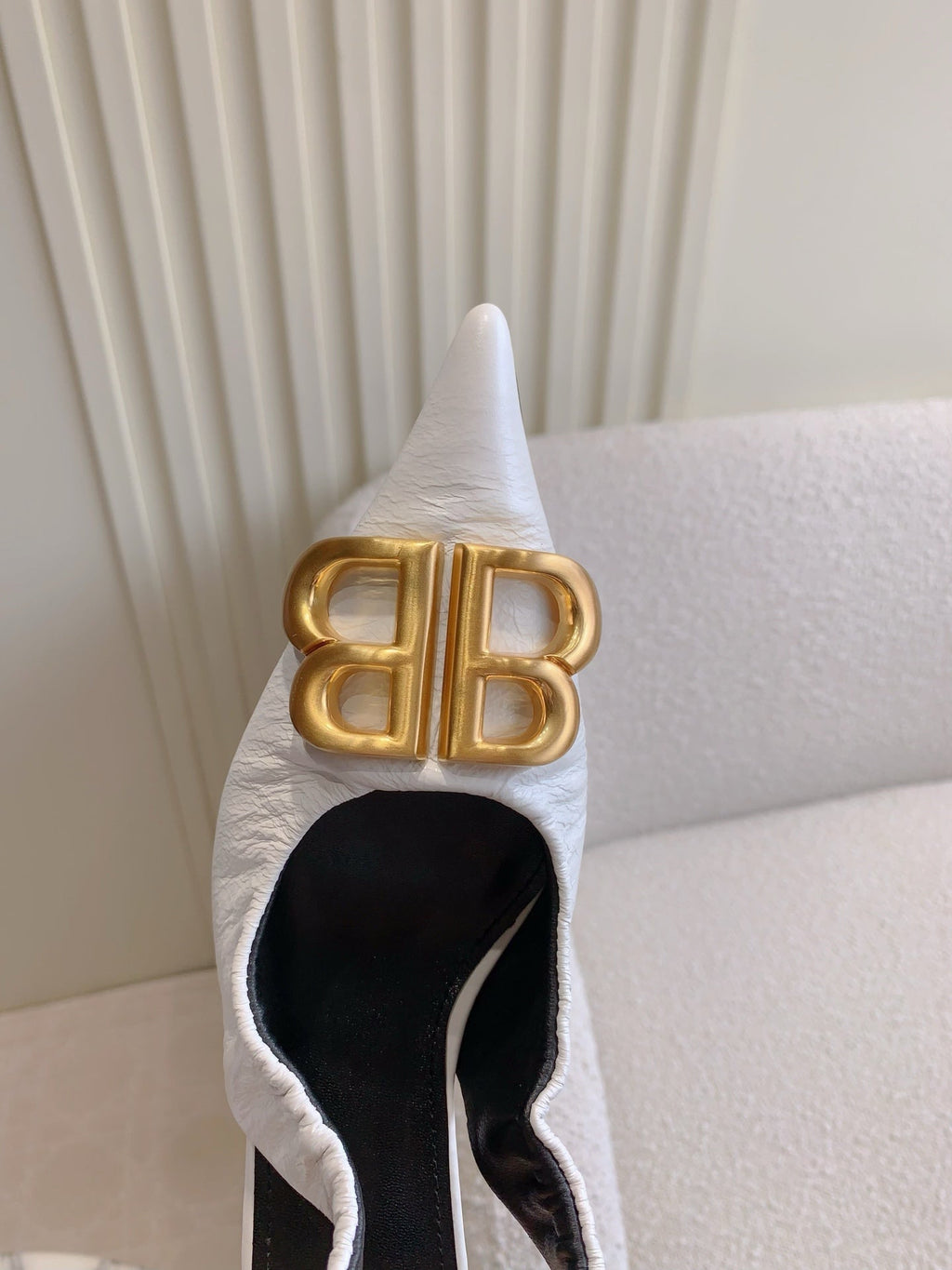 BALENCIAGA 25S HIGH SLINGBACK 35 MM IN WHITE LAMBSKIN WITH GOLD HARDWARE