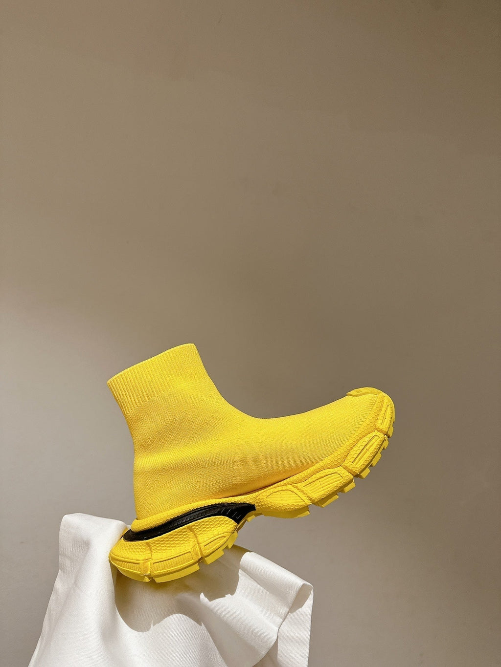 BALENCIAGA 25S SPEED TRAINER SNEAKERS 55 MM IN YELLOW AND BLACK KNIT