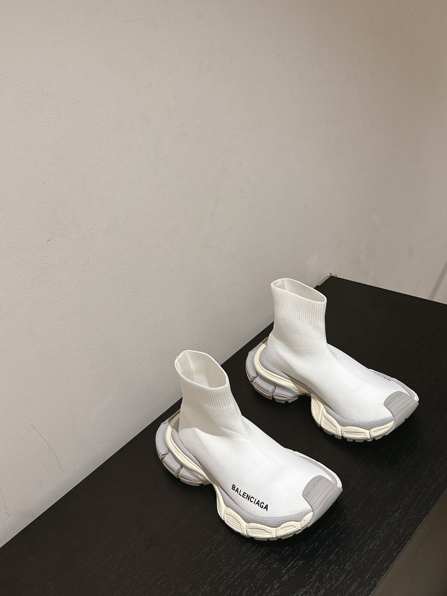 BALENCIAGA 25S SPEED TRAINER SNEAKERS 55 MM IN WHITE AND GREY KNIT
