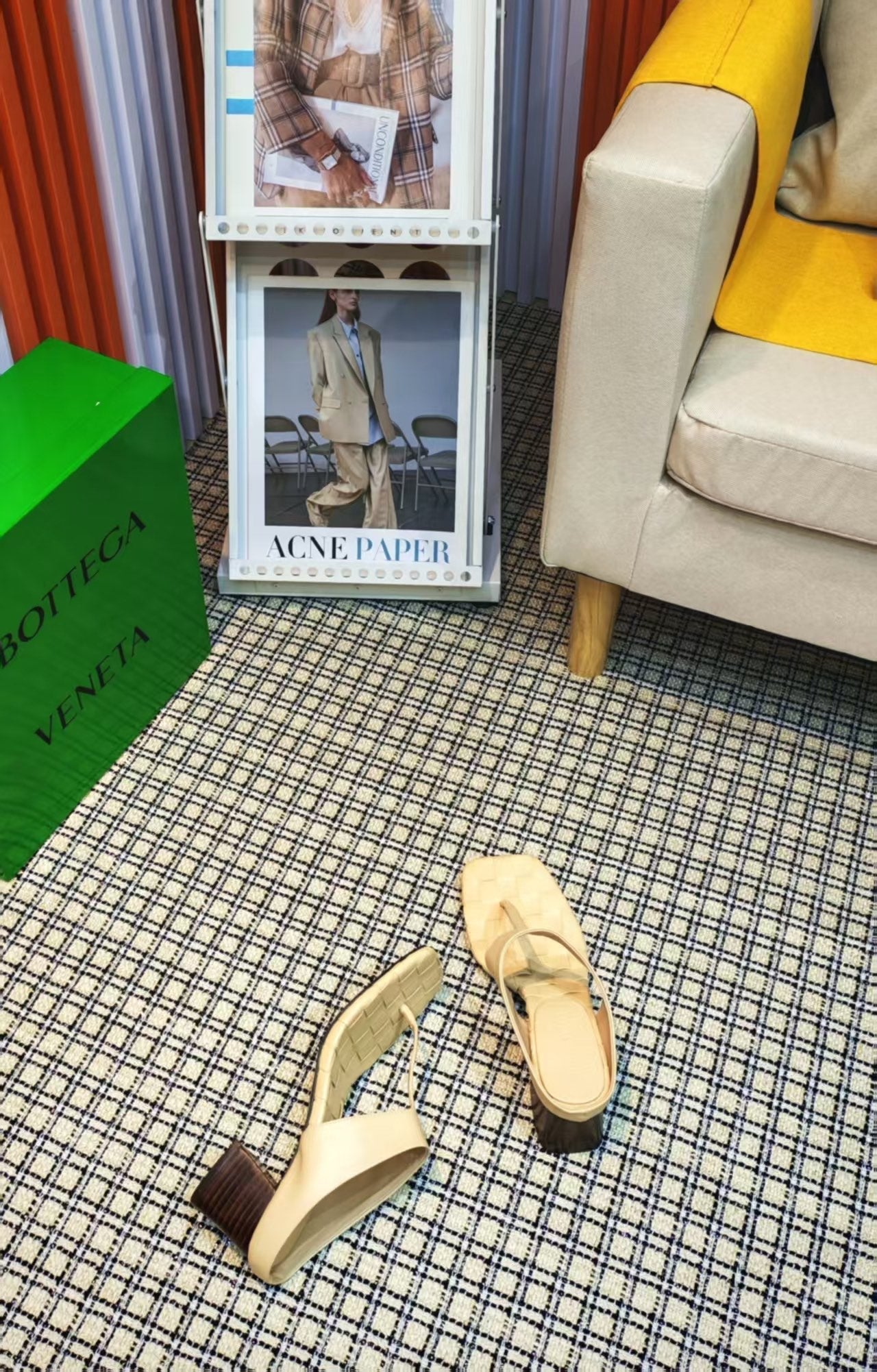 BOTTEGA VENETA MARELLA THONG IN PALE YELLOW CALFSKIN WITH SIGNATURE INTRECCIATO INSOLE