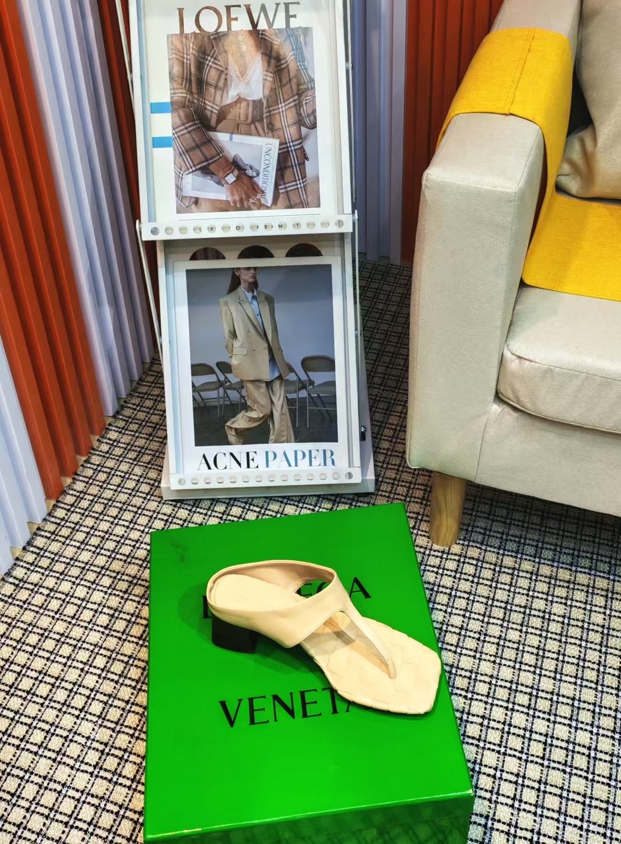 BOTTEGA VENETA MARELLA THONG IN PALE YELLOW CALFSKIN WITH SIGNATURE INTRECCIATO INSOLE
