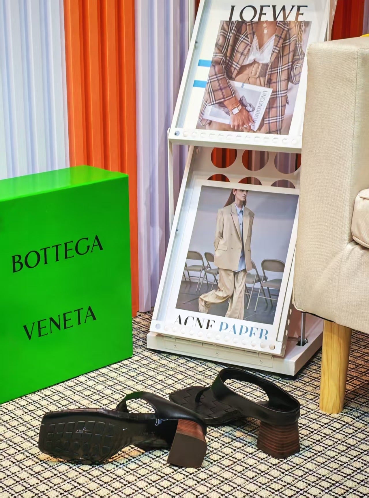 BOTTEGA VENETA MARELLA THONG IN BLACK CALFSKIN WITH SIGNATURE INTRECCIATO INSOLE